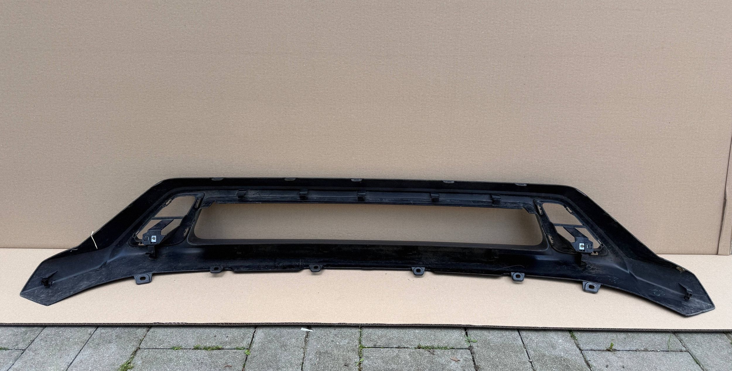 MITSUBISHI OUTLANDER lower cap of a bumper front 194B45XV