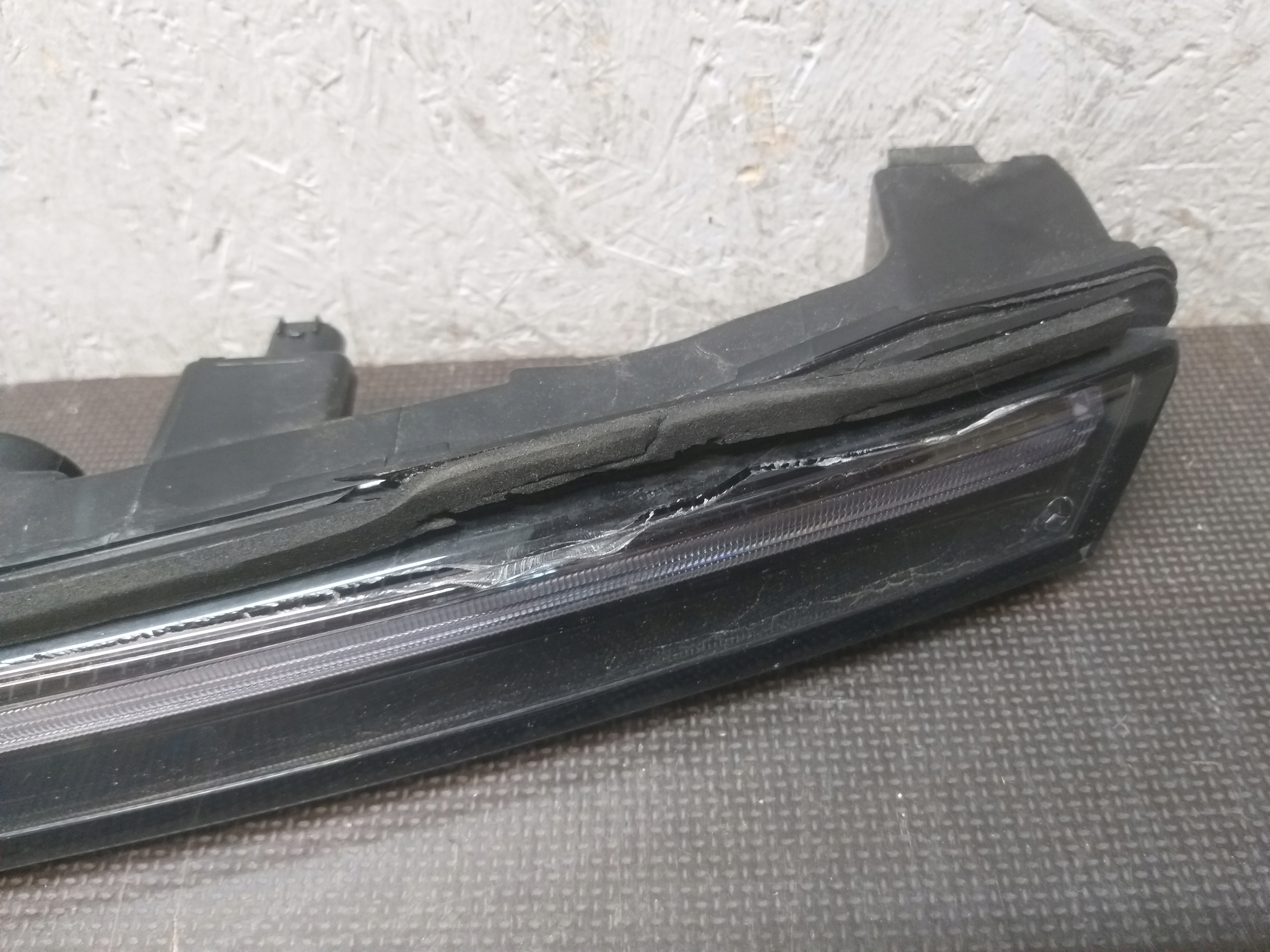 LIGHT FRONT MERCEDES EQA LED W243 A2439063200