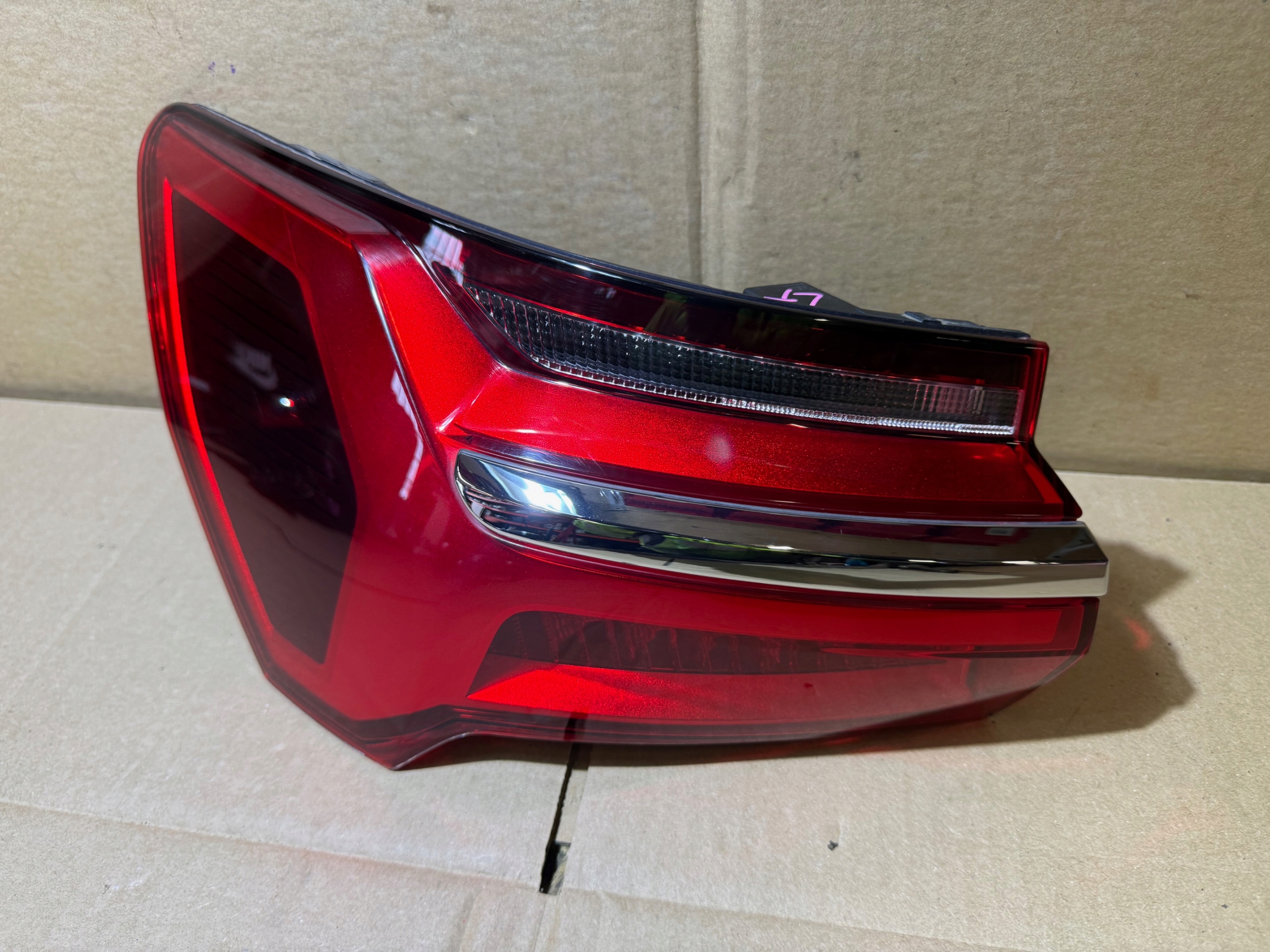 AUDI A6 C8 AVANT light LED left rear left rear part W fender 4K5945069