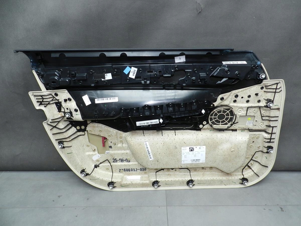 BMW 7 G12 tapacír pravá předek