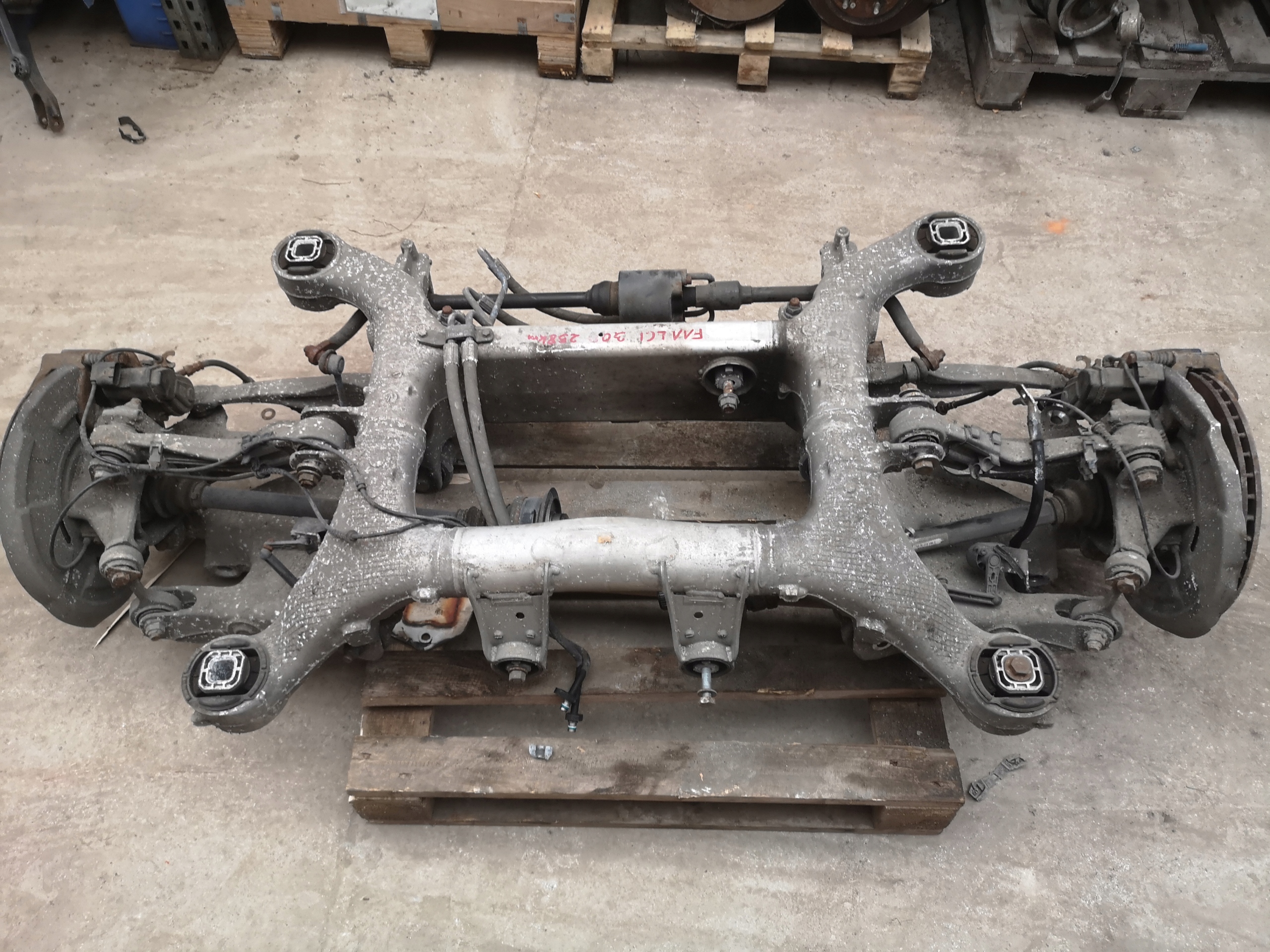 ZAWIESZENIE WÓZEK KOMPLETNE TYŁ BMW F11 DYNAMIC