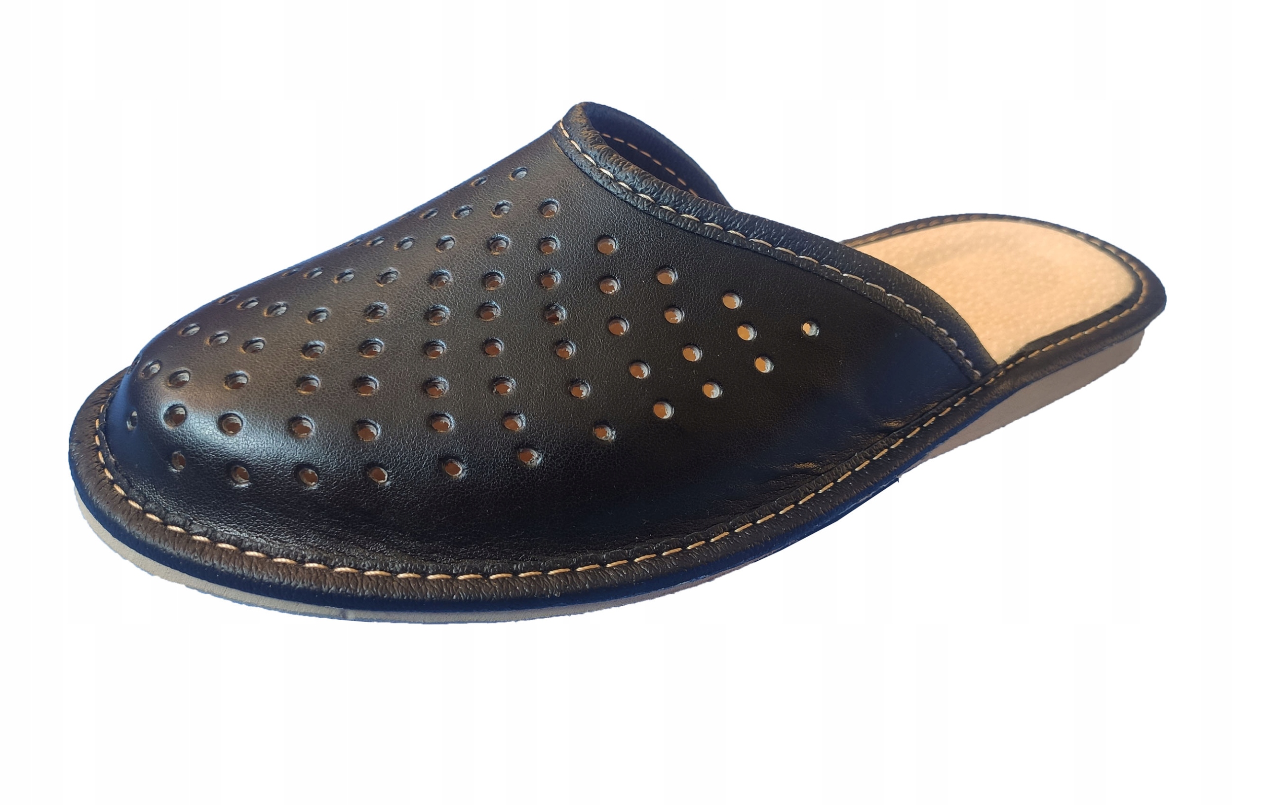 

Skórzane Damskie Klapki Domowe Czarne Kryte Palce