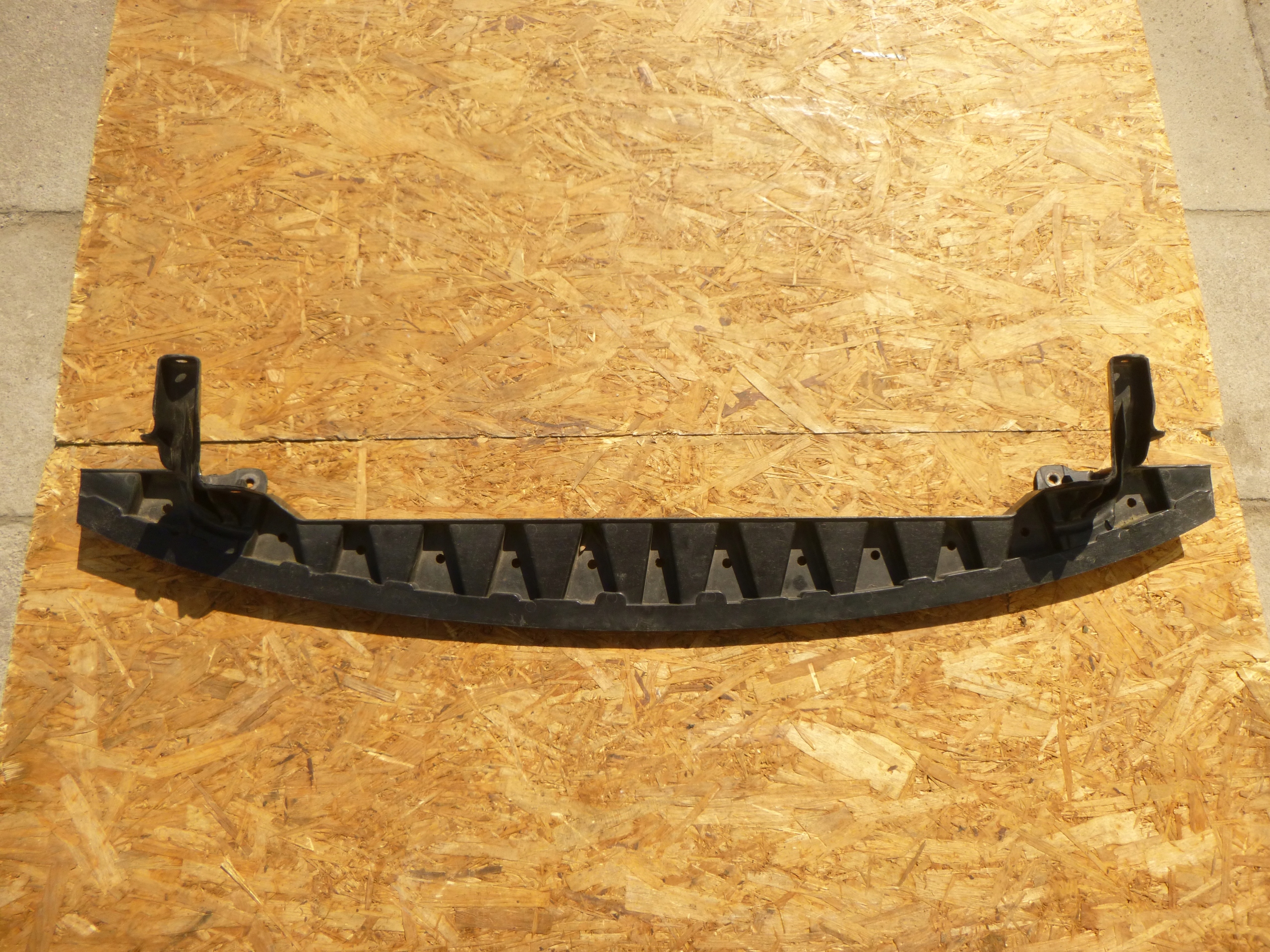 GOLF V DOLNA BELKA WZMOCNIENIE ZDERZAK PRZÓD