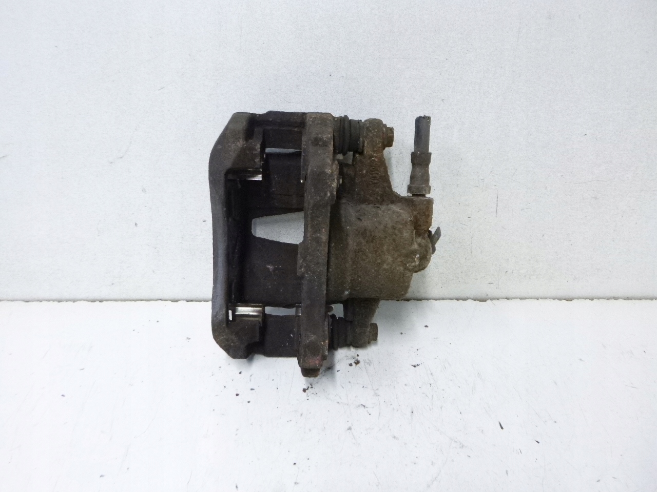 caliper brake front left Fiat Linea 1.4 07-15r.