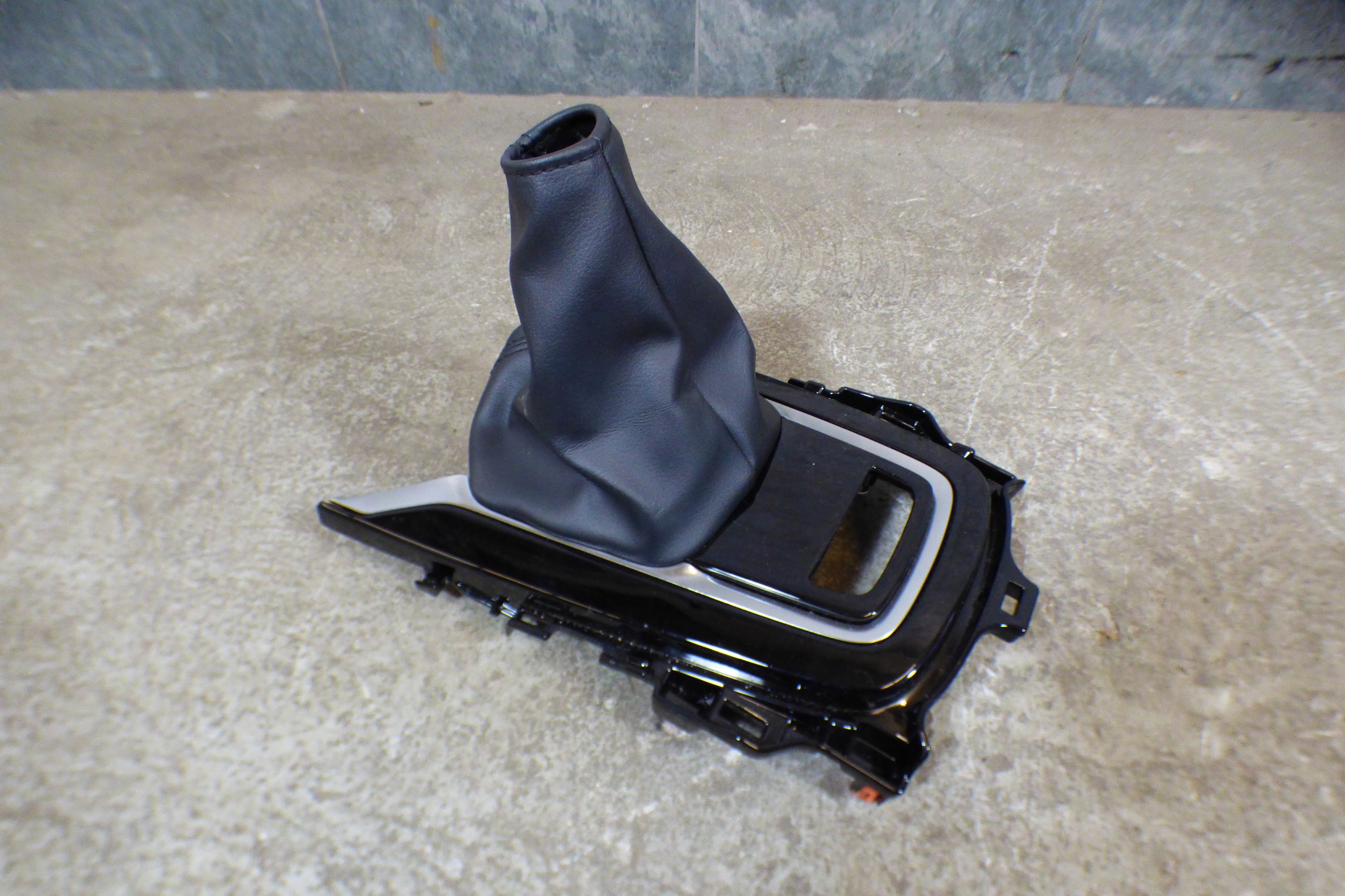 tunel mitte 58810-02081 KPL st.BDB TOYOTA COROLLA XII E21