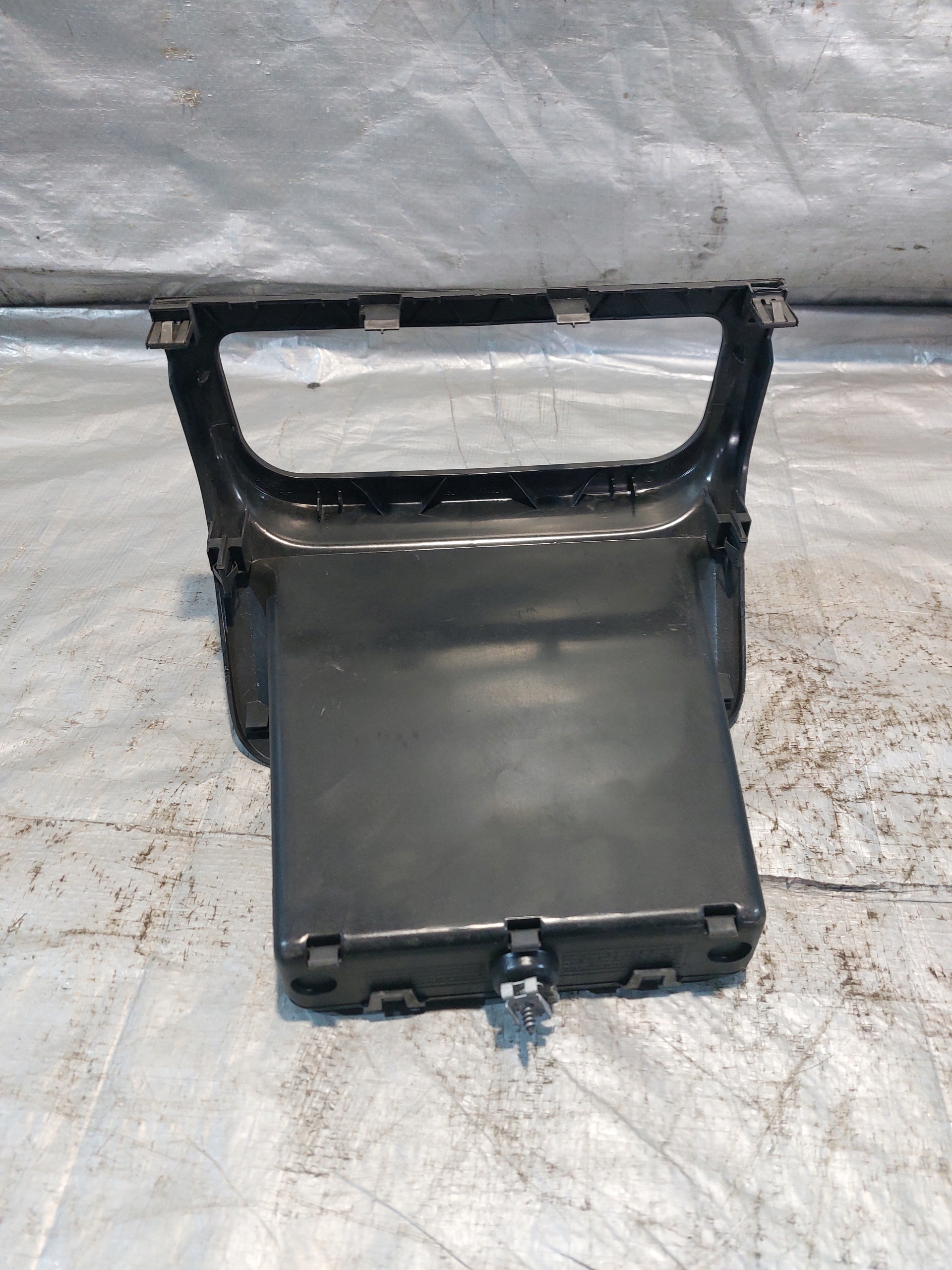 рамка бардачок консоли vw Tiguan I