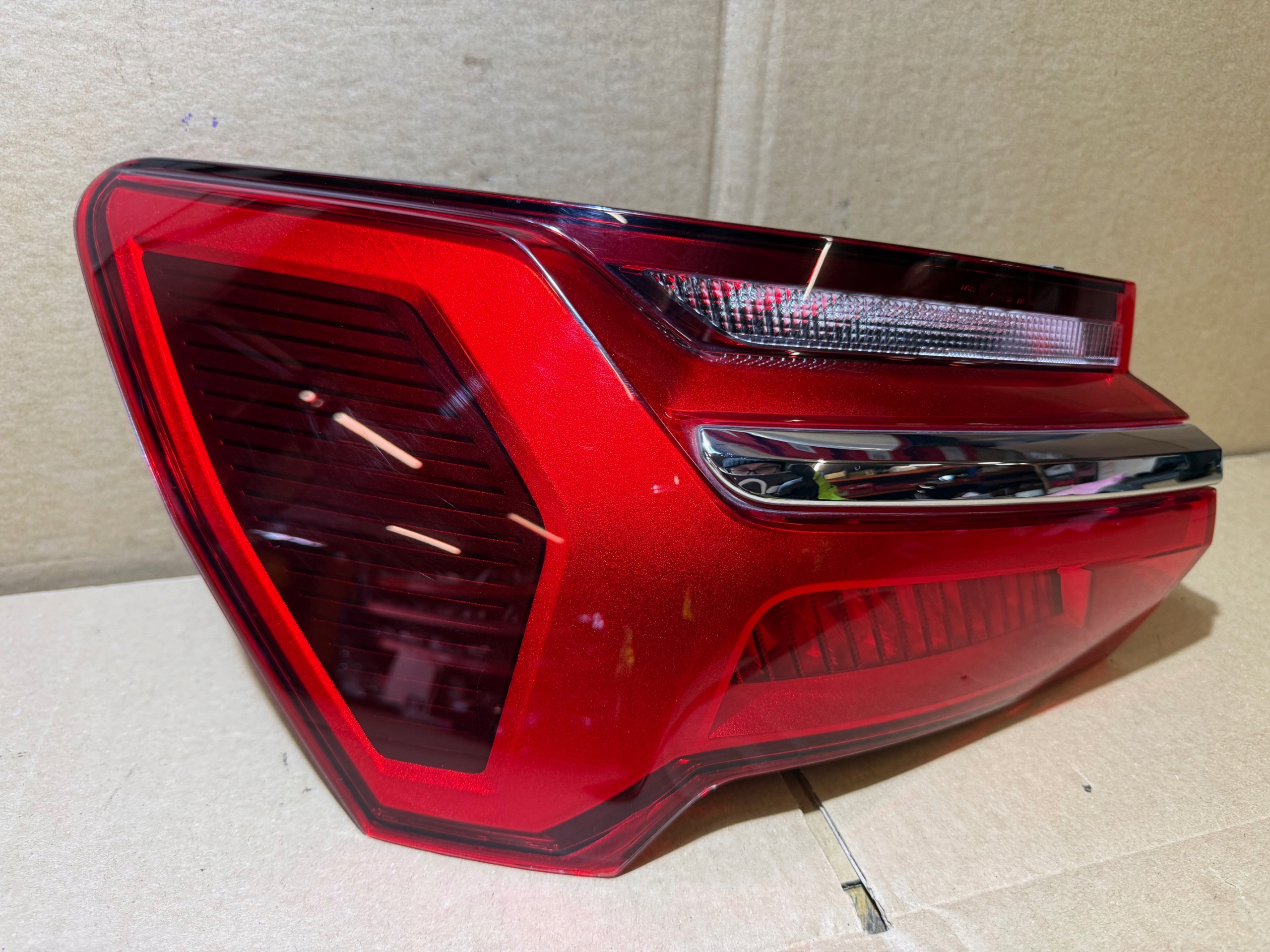 AUDI A6 C8 AVANT light LED left rear left rear part W fender 4K5945069