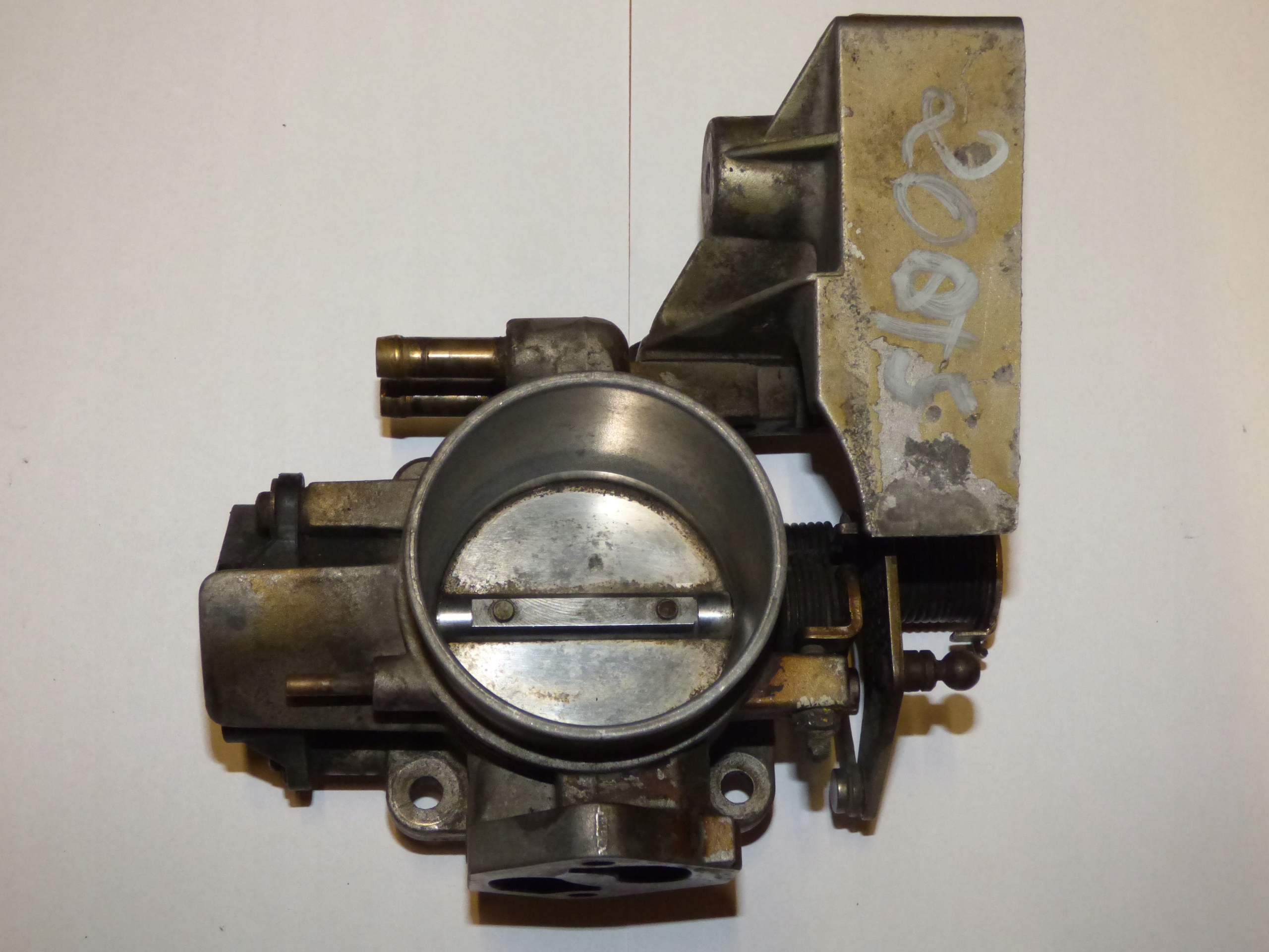 Przepustnica Opel Vectra B 1.8 16V 90499468