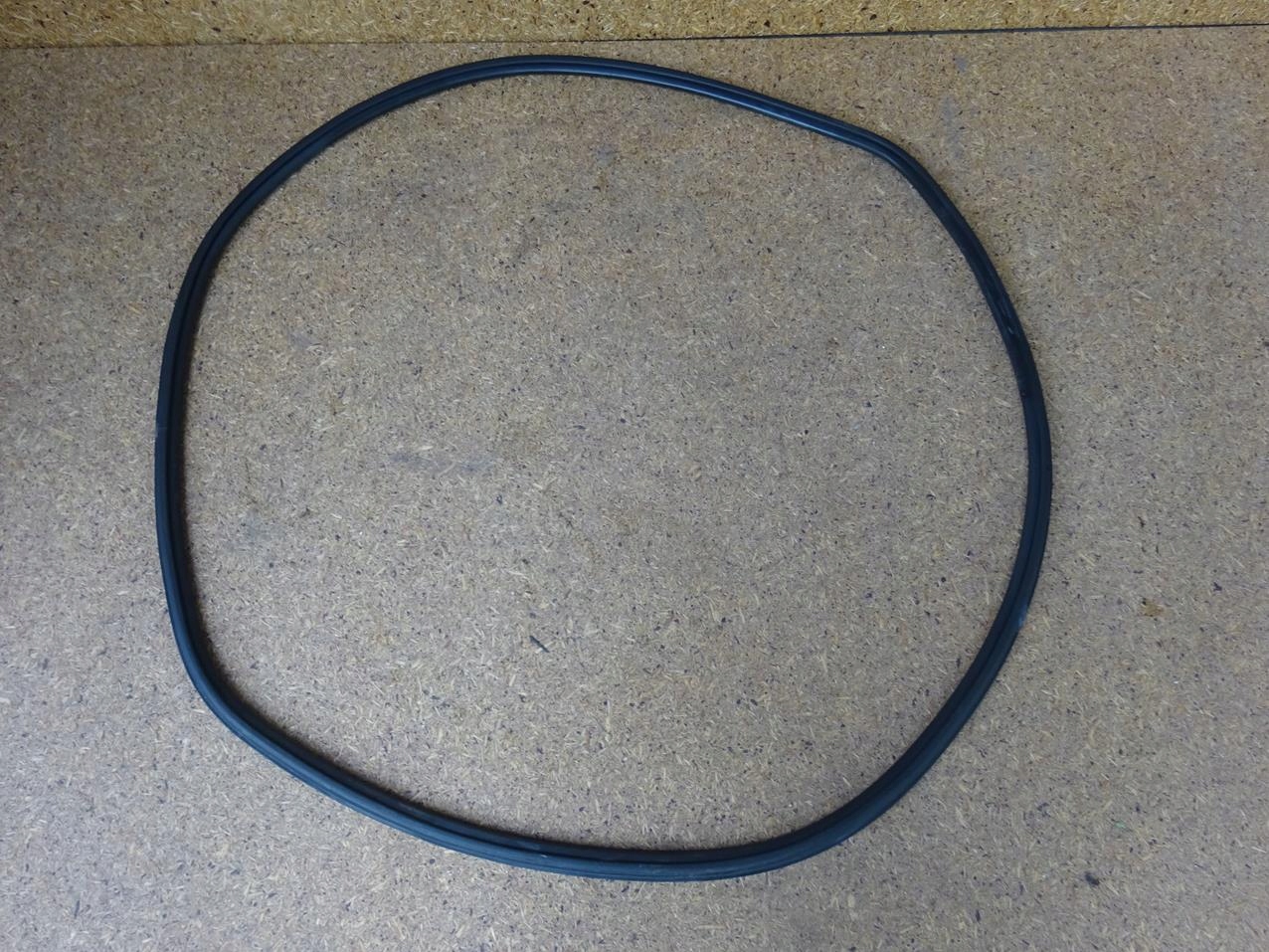 AUDI Q3u 11-18 УПЛОТНИТЕЛЬ ДВЕРИ KAROSERYJNĄ ЛЕВА ПЕРЕД ПЕРЕДНЯЯ