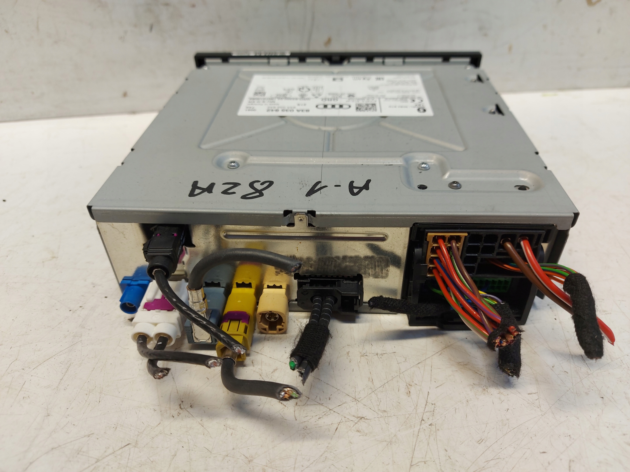 Audi A1 82A card reader SD 83A035842