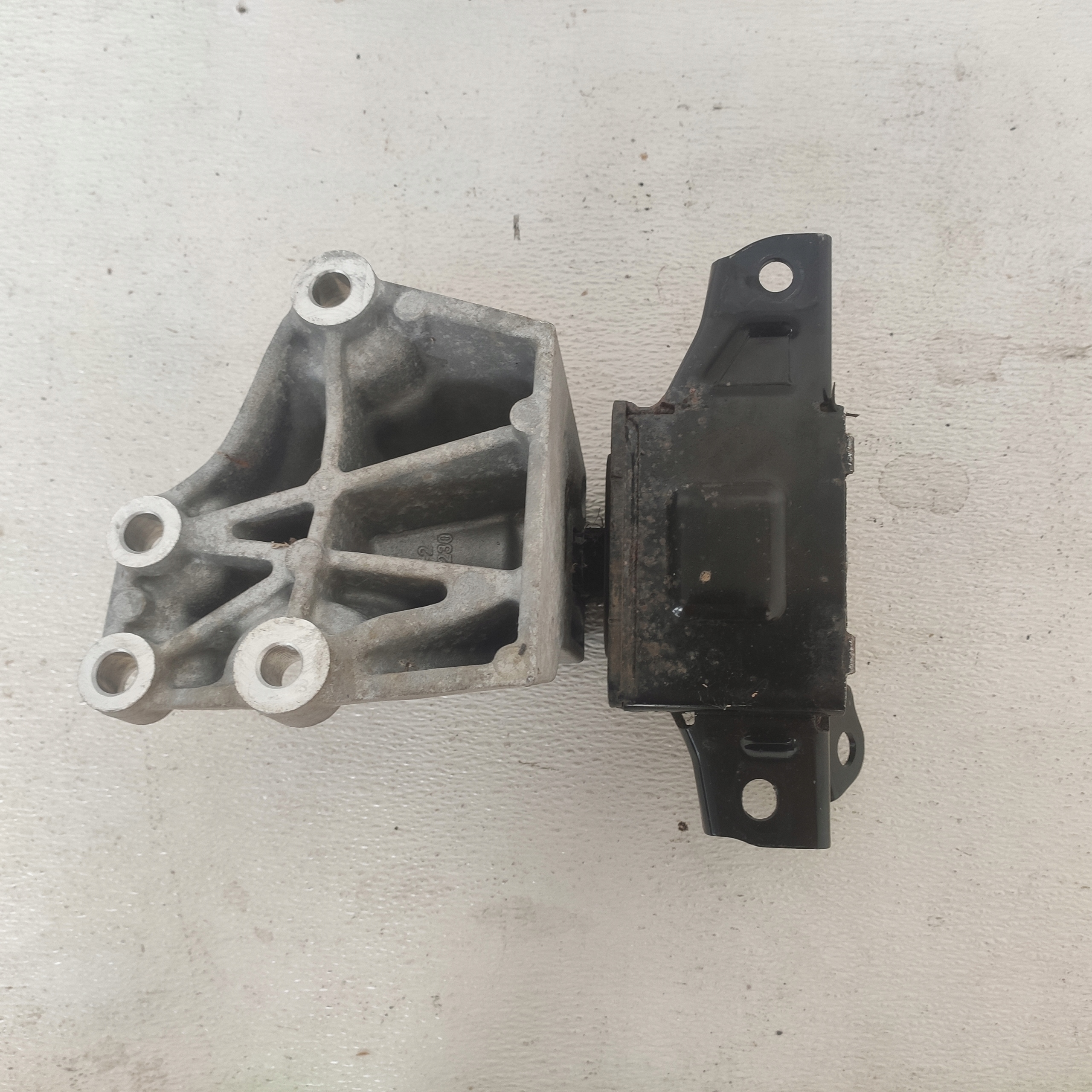 KIA RIO IV 2018 1.4B gearbox mount