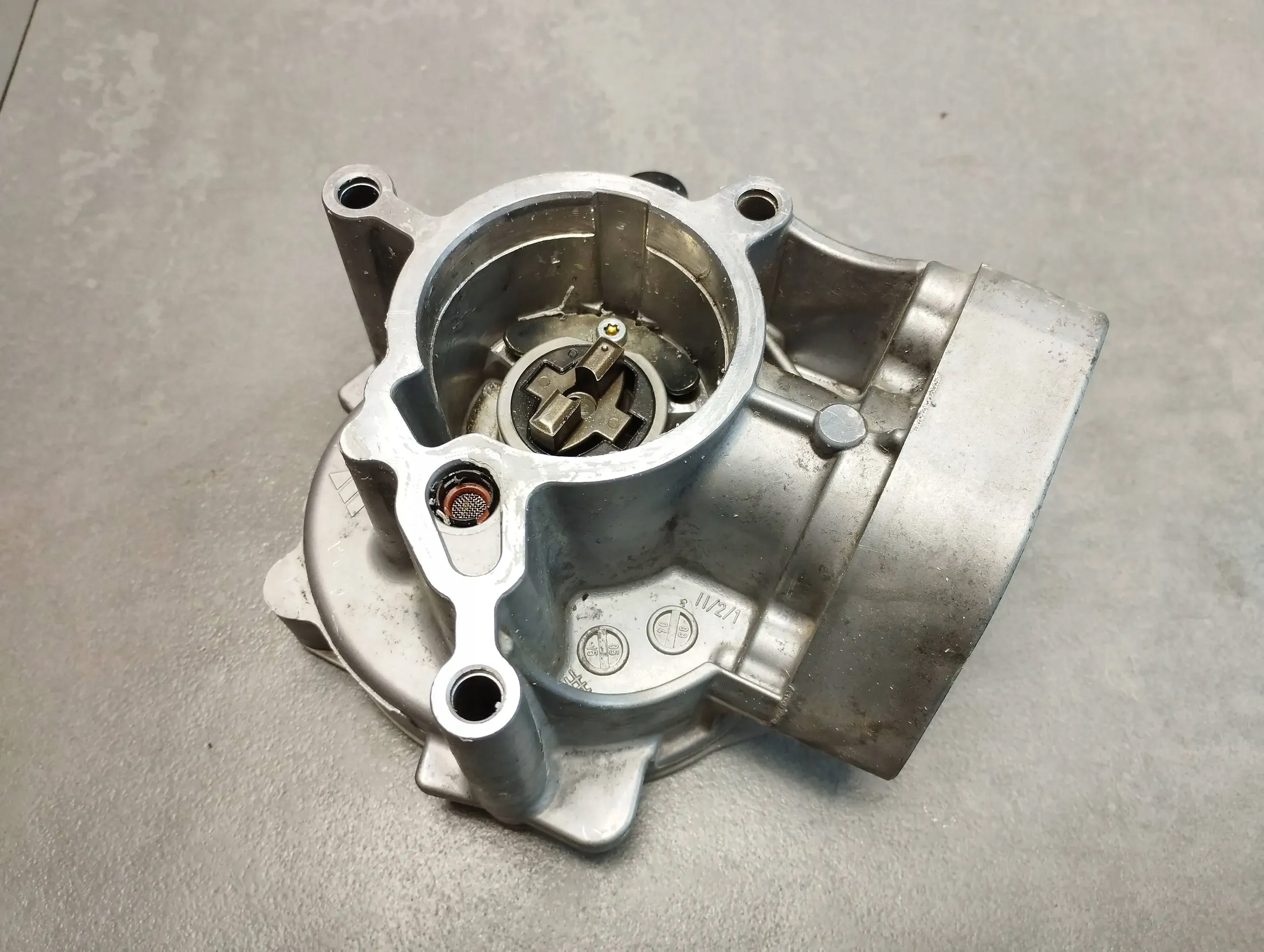 VW Golf VII 7 Pompe VACUM 06L145100F