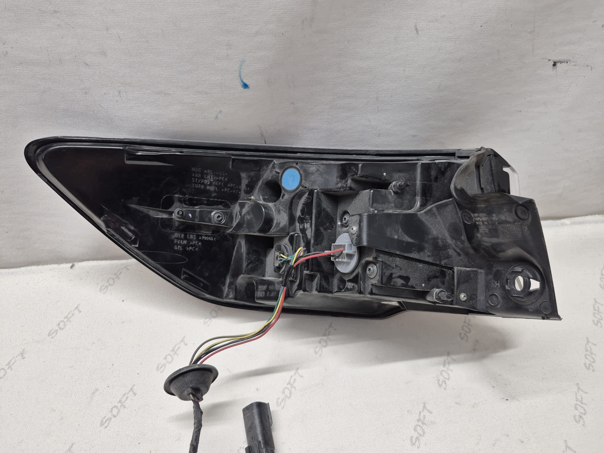 FORD KUGA MK3 III 19- light right rear part rear 98613212305