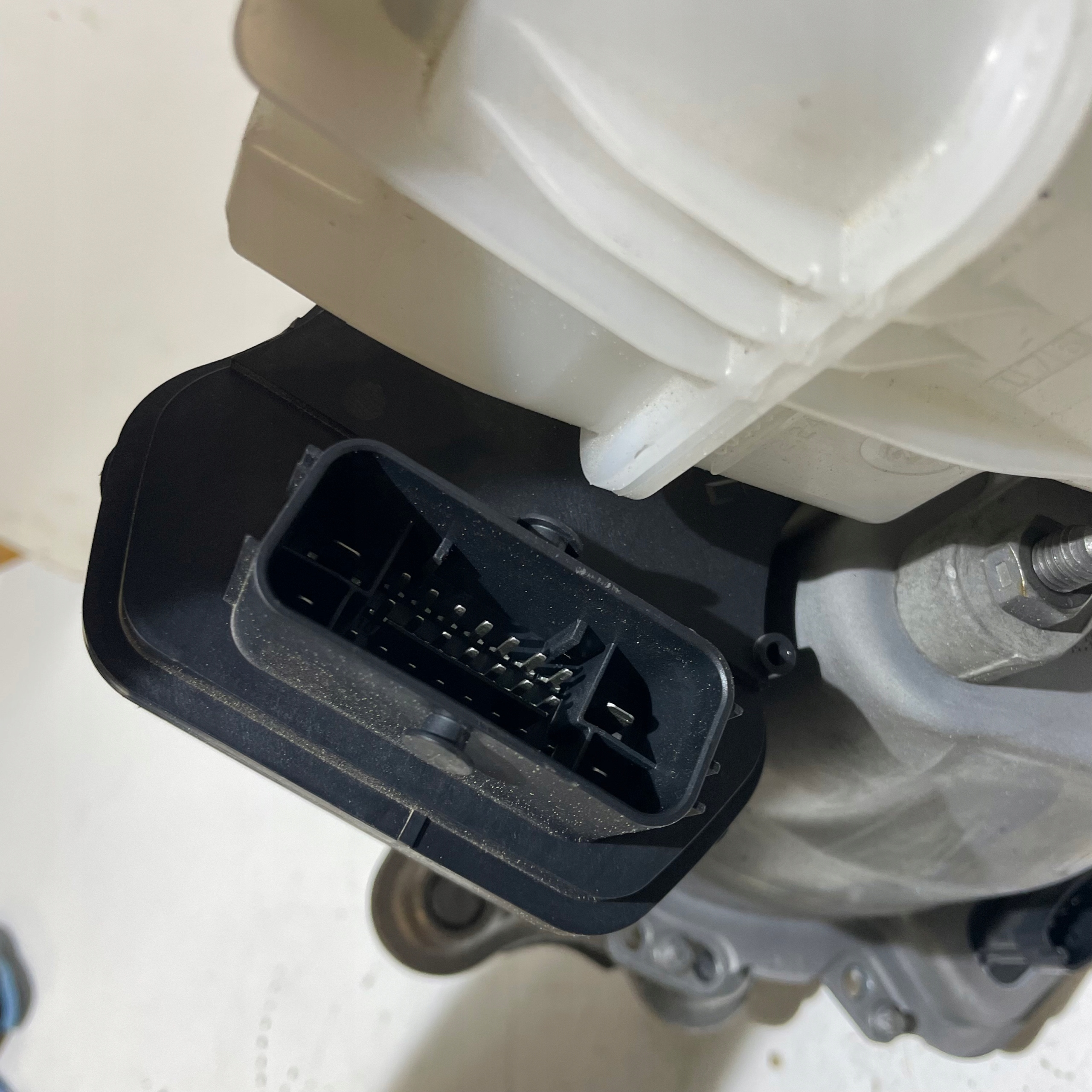 RENAULT ARKANA HYBRYDA SERVO POMPA 472107786R