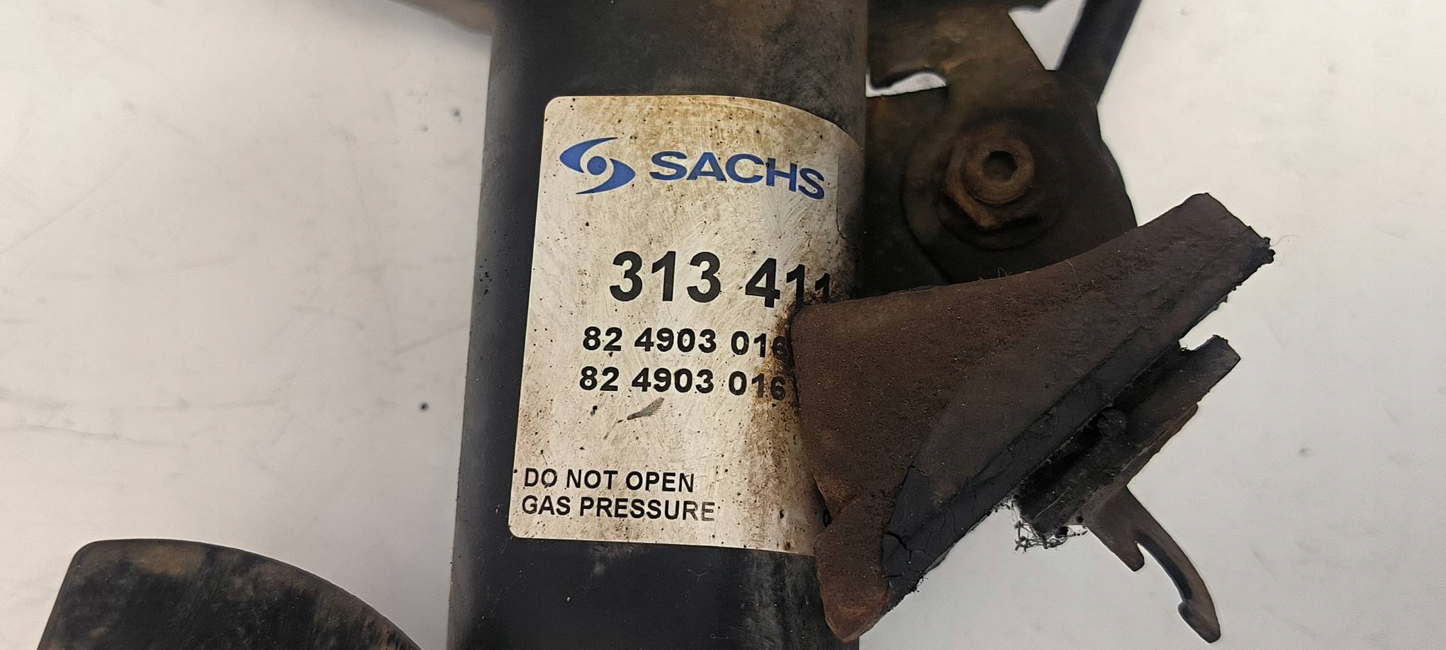 shock absorber left front 313411 MAZDA 3