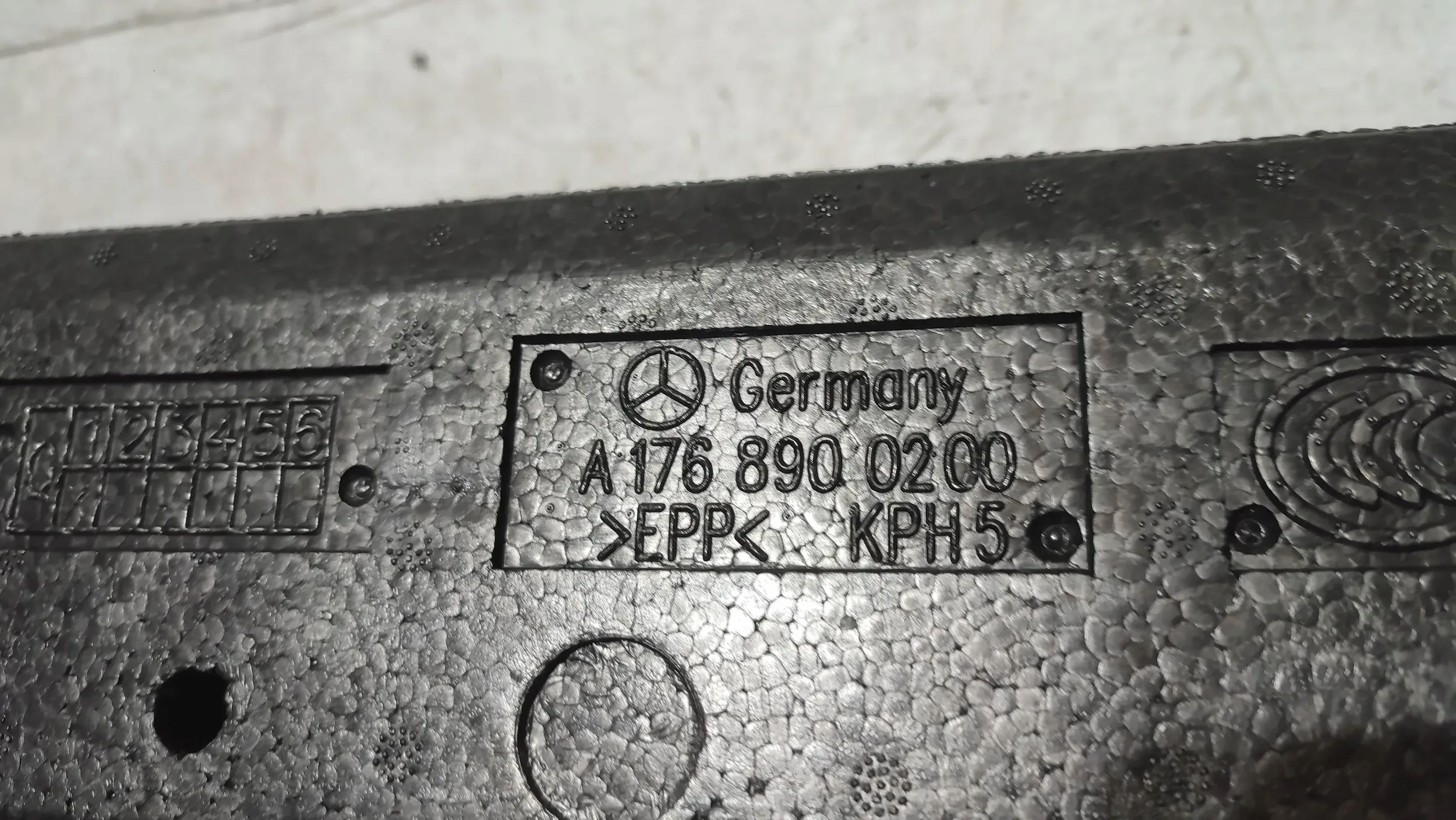 Mercedes-Benz A-classa W176 17r. 1.5cdi polystirene boot
