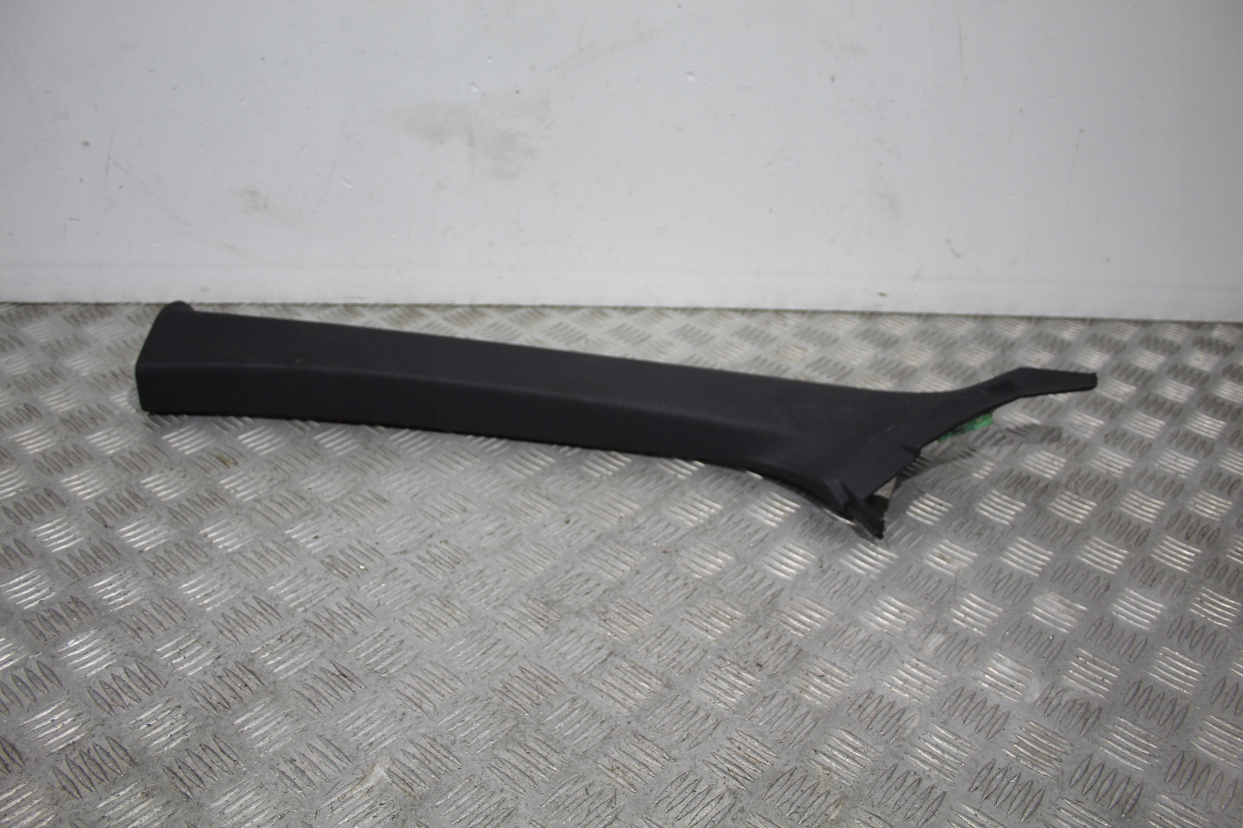 DEKOR SLUPKA left front DS7 CROSSBACK PERFORMANCE 98168994