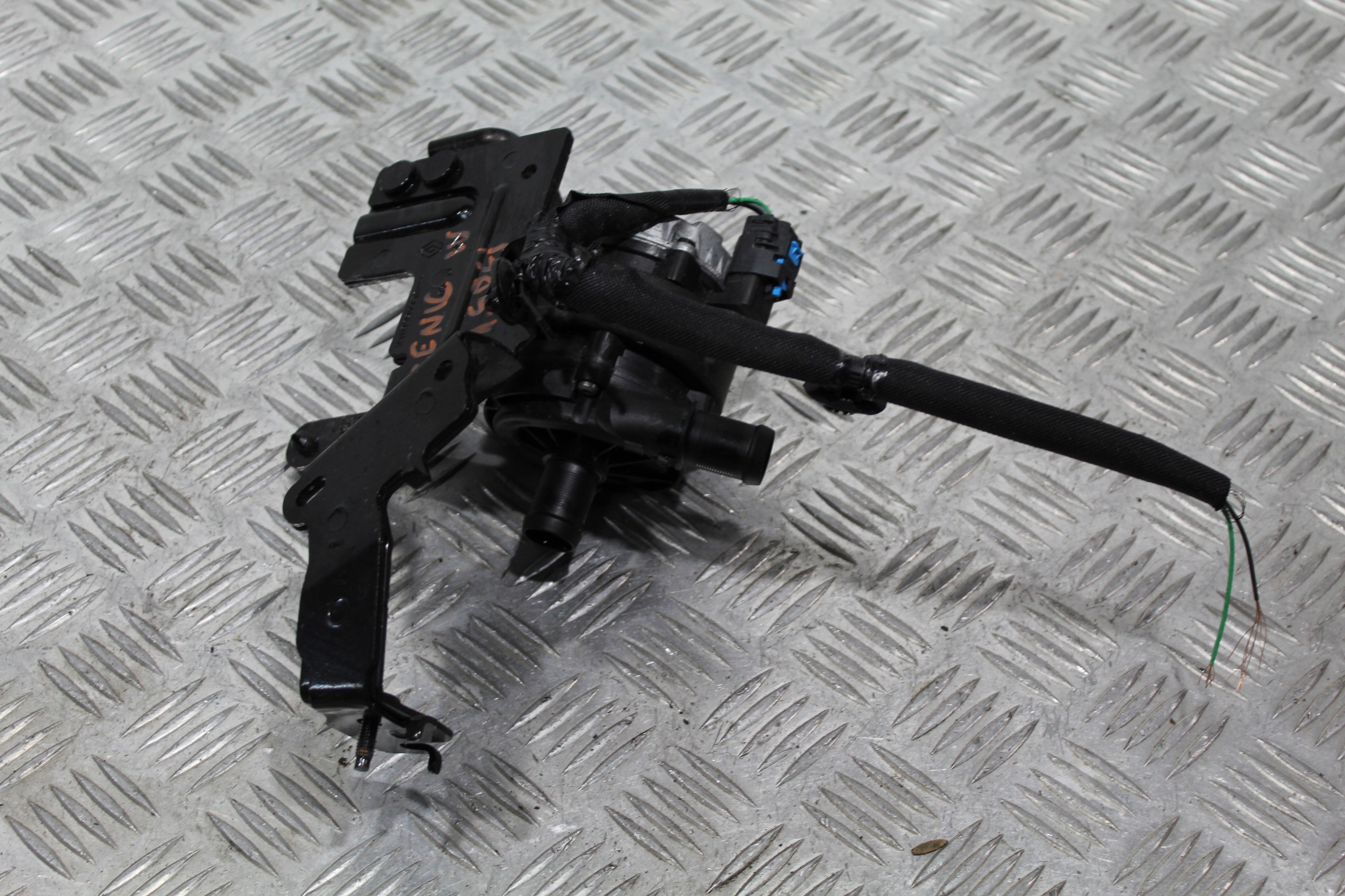 НАСОС ЦИРКУЛЯЦИИ ВОДЫ SCENIC IV 4 210108197R