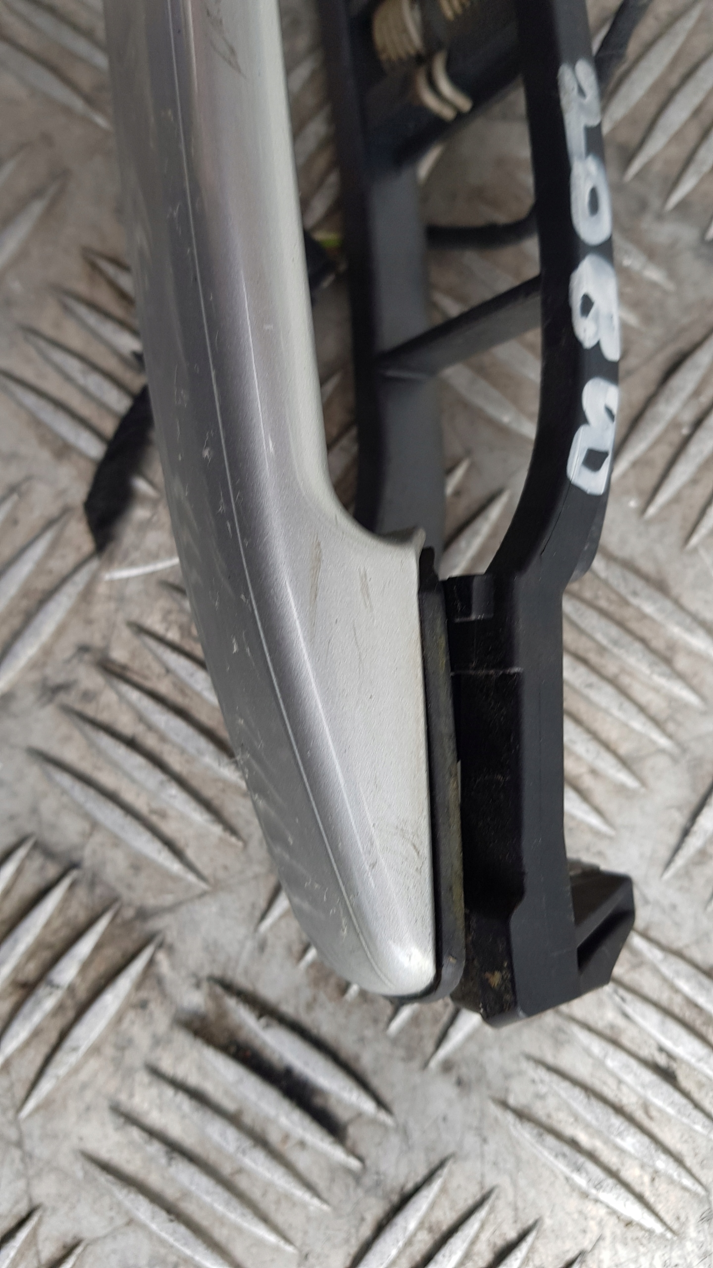 MERCEDES W208 CLK Poignée Gauche Insert