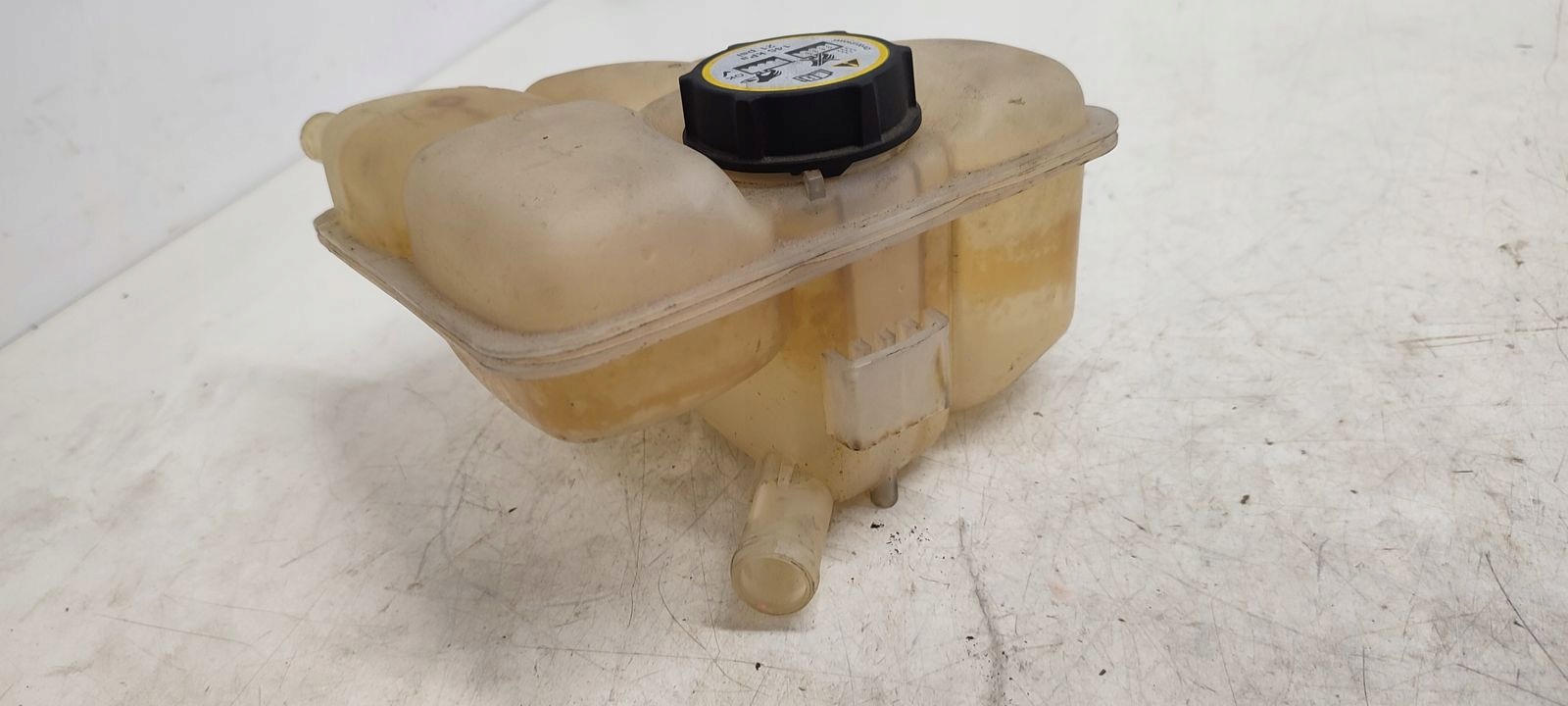 scheibenwaschbehälter behälter Ford Focus MK3 2,0 TDCI