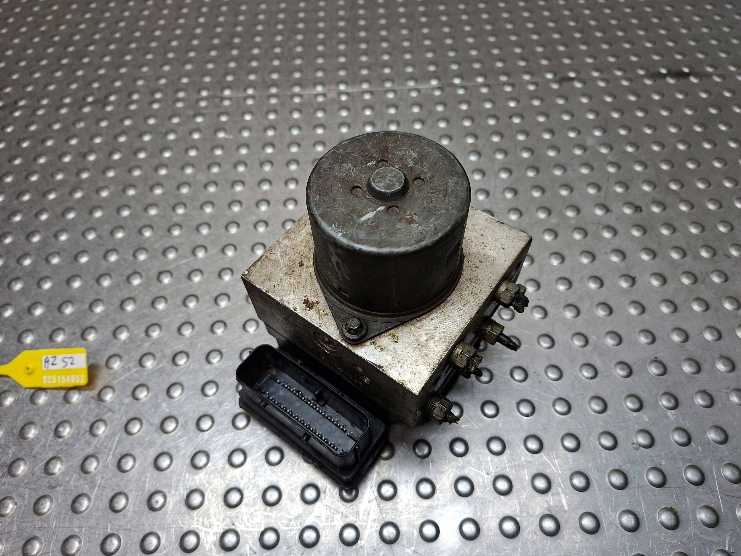 pump control unit ABS MINI COOPER R56 06- 6779302 54084831A