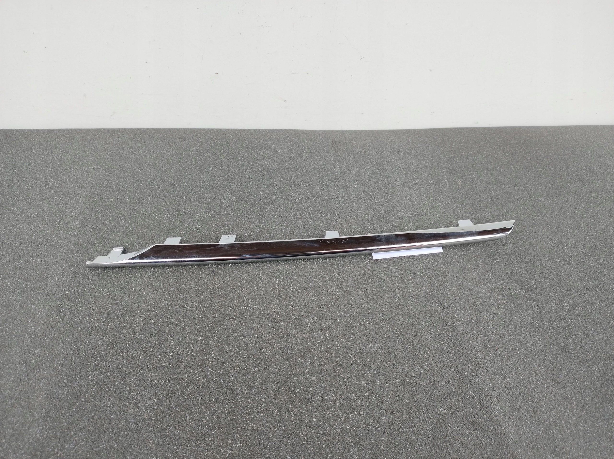 MERCEDES A-KLASA W169 FL left moulding below ATRAPE