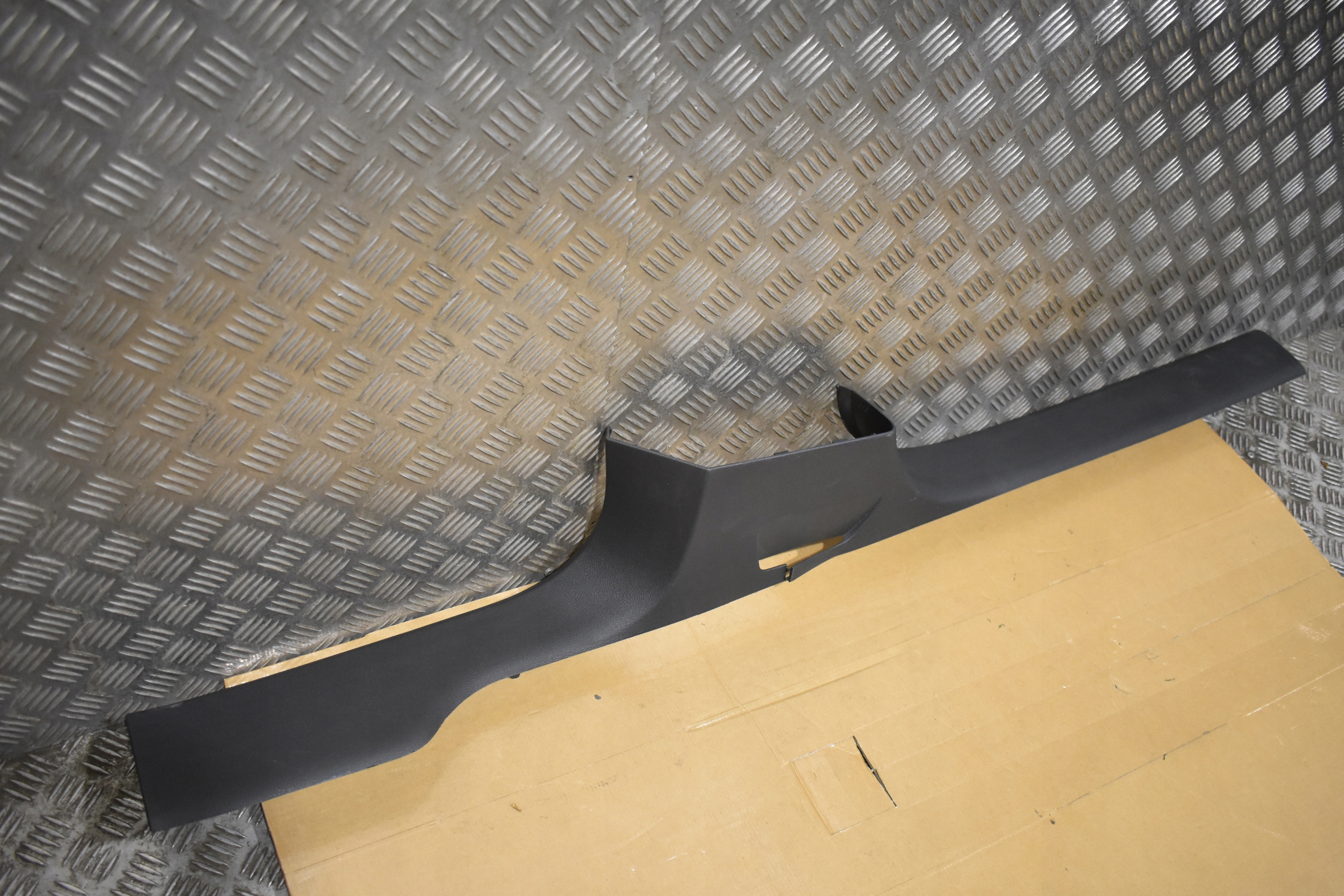 IDEALNA moulding cap threshold left AUDI Q7 Q8 1