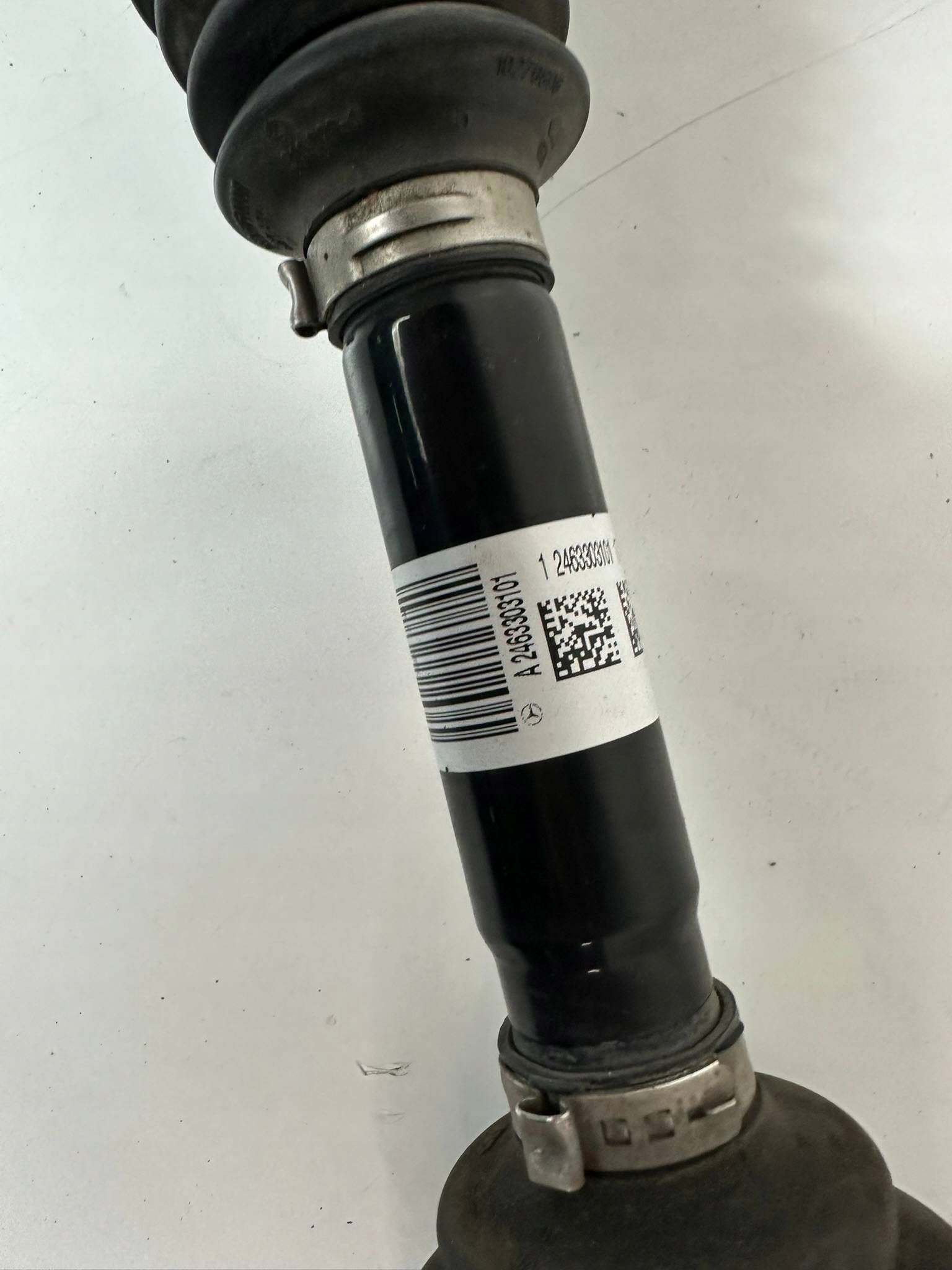 Mercedes GLA W156 1.5 D semi-axis front right A2463303101