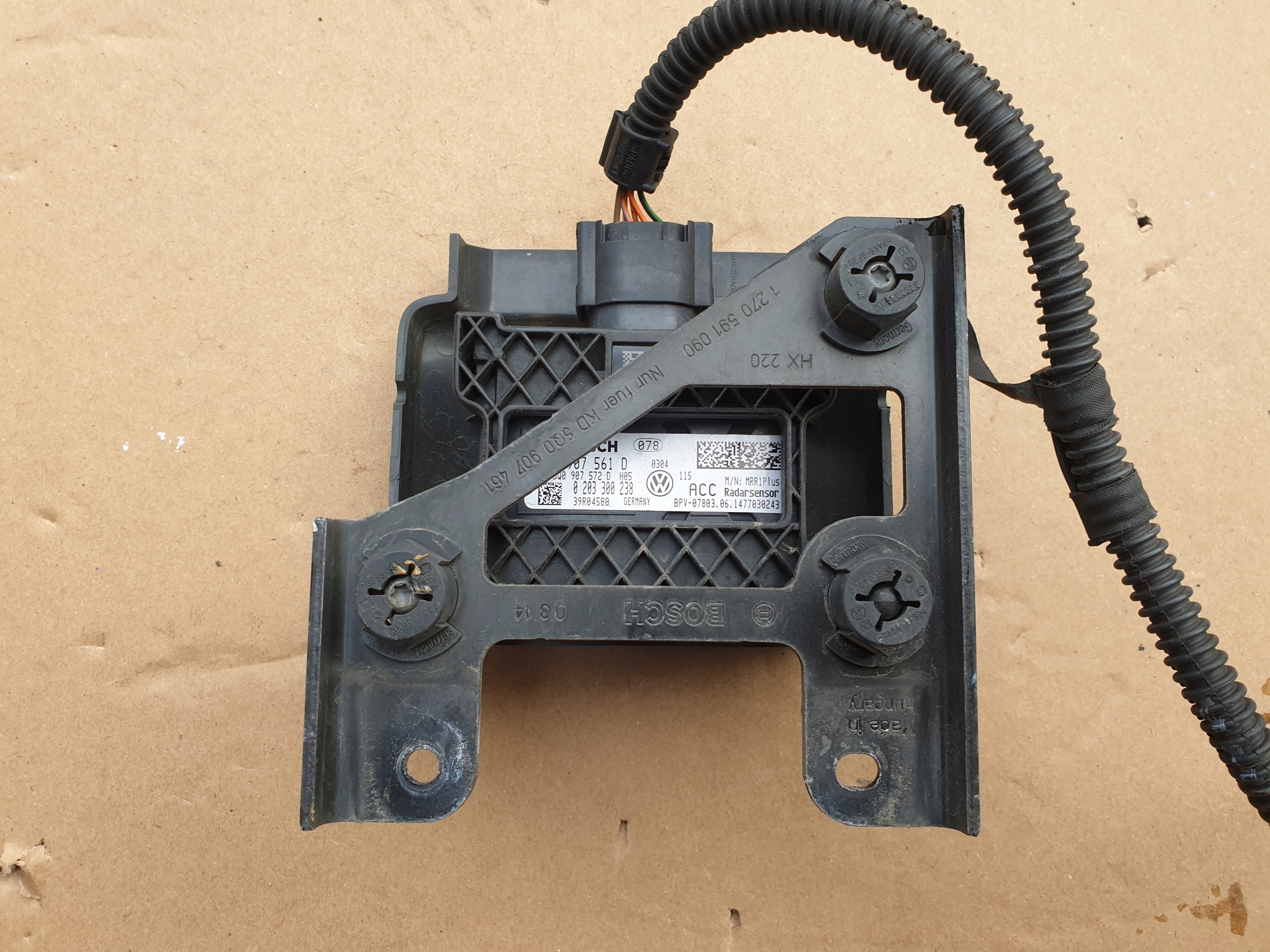 SENSOR TEMPOMAT ACC RADAR sensor PREDKOSCI VW AUDI SEAT SKODA 5Q0907561D