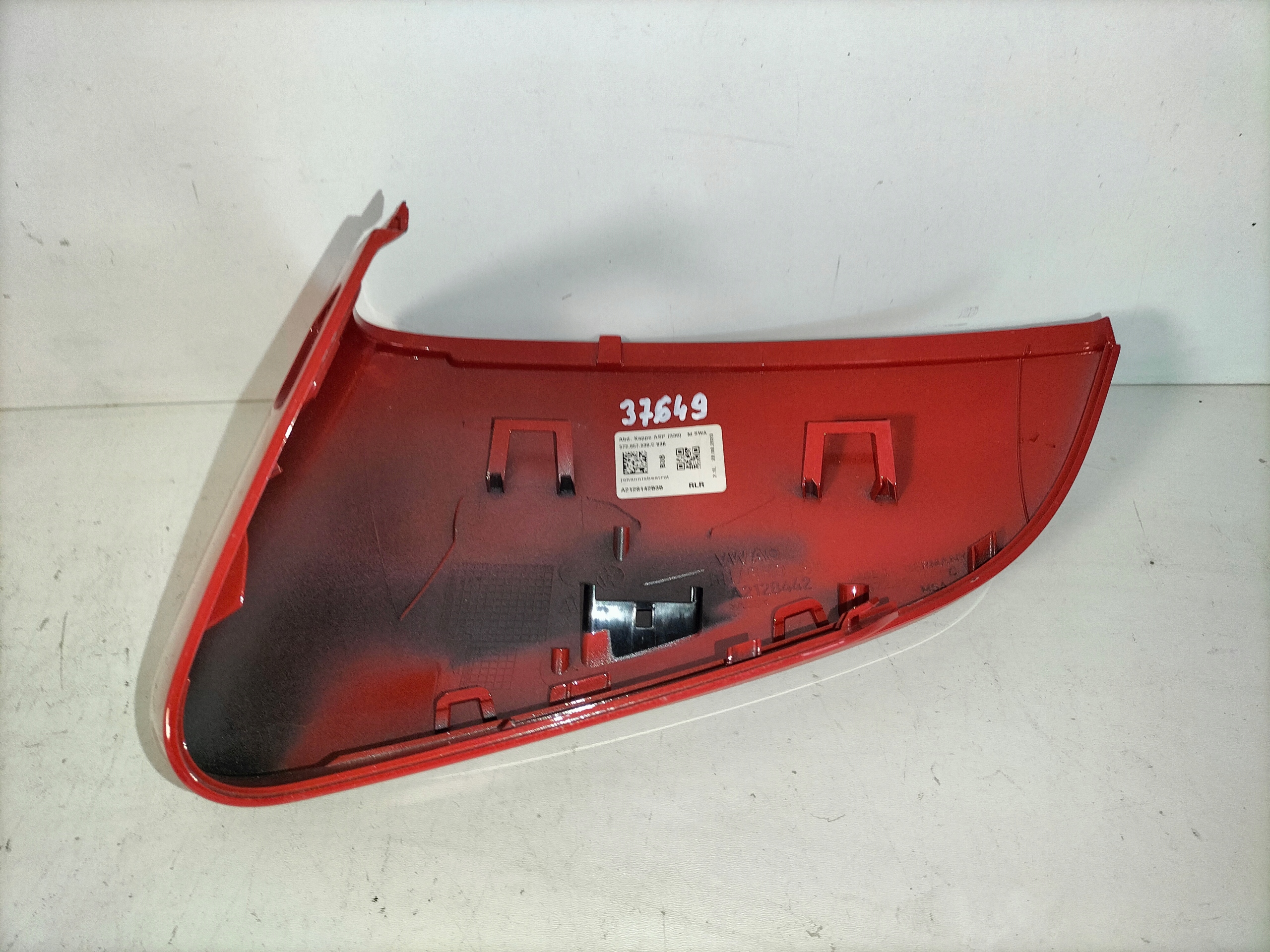 cover cap mirrors right VW TIGUAN III 24