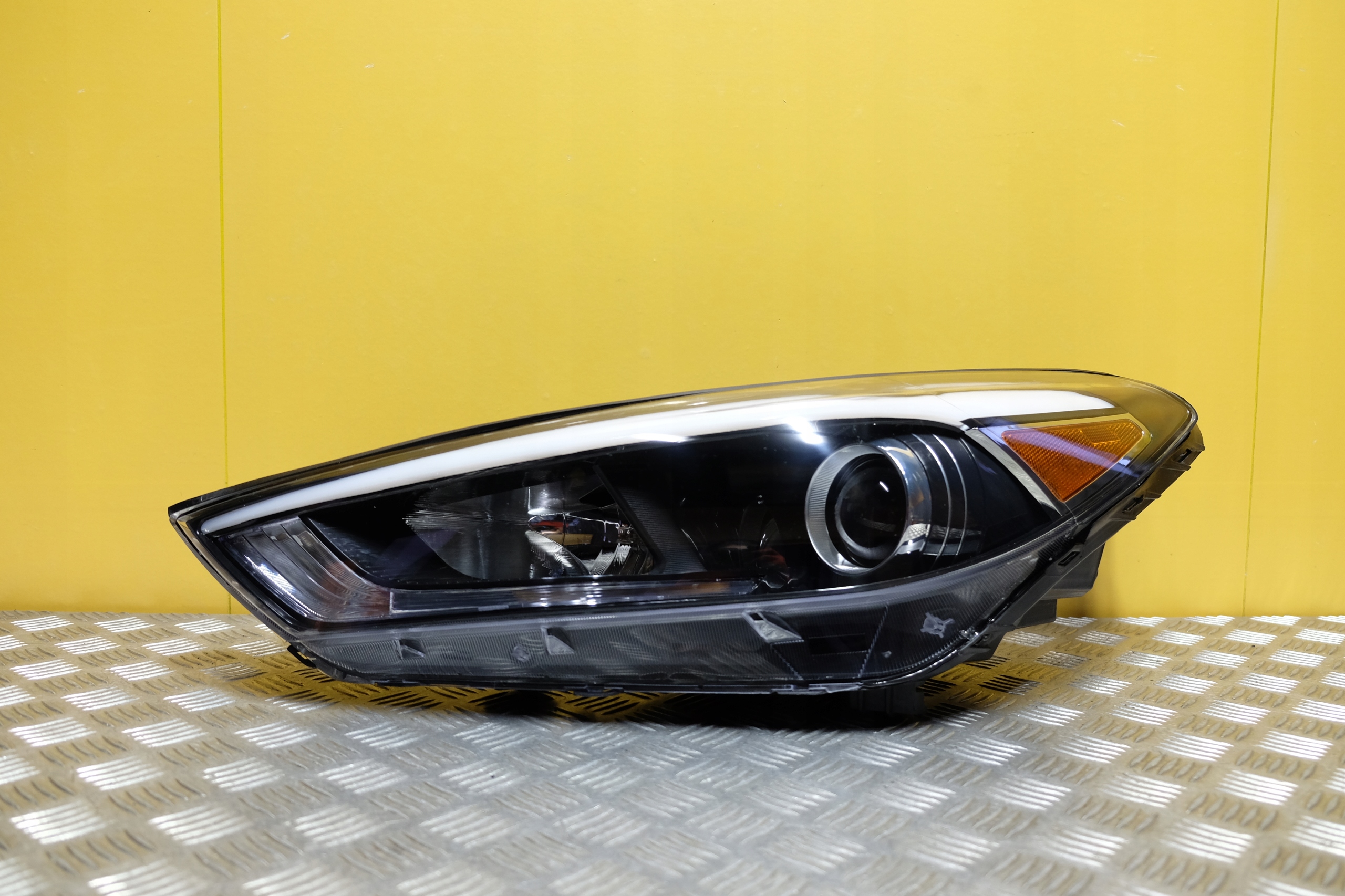 HYUNDAI TUCSON 2015- REFLEKTOR LAMPA ZWYKŁA SOCZEWKOWA BEZ LED LEWA USA