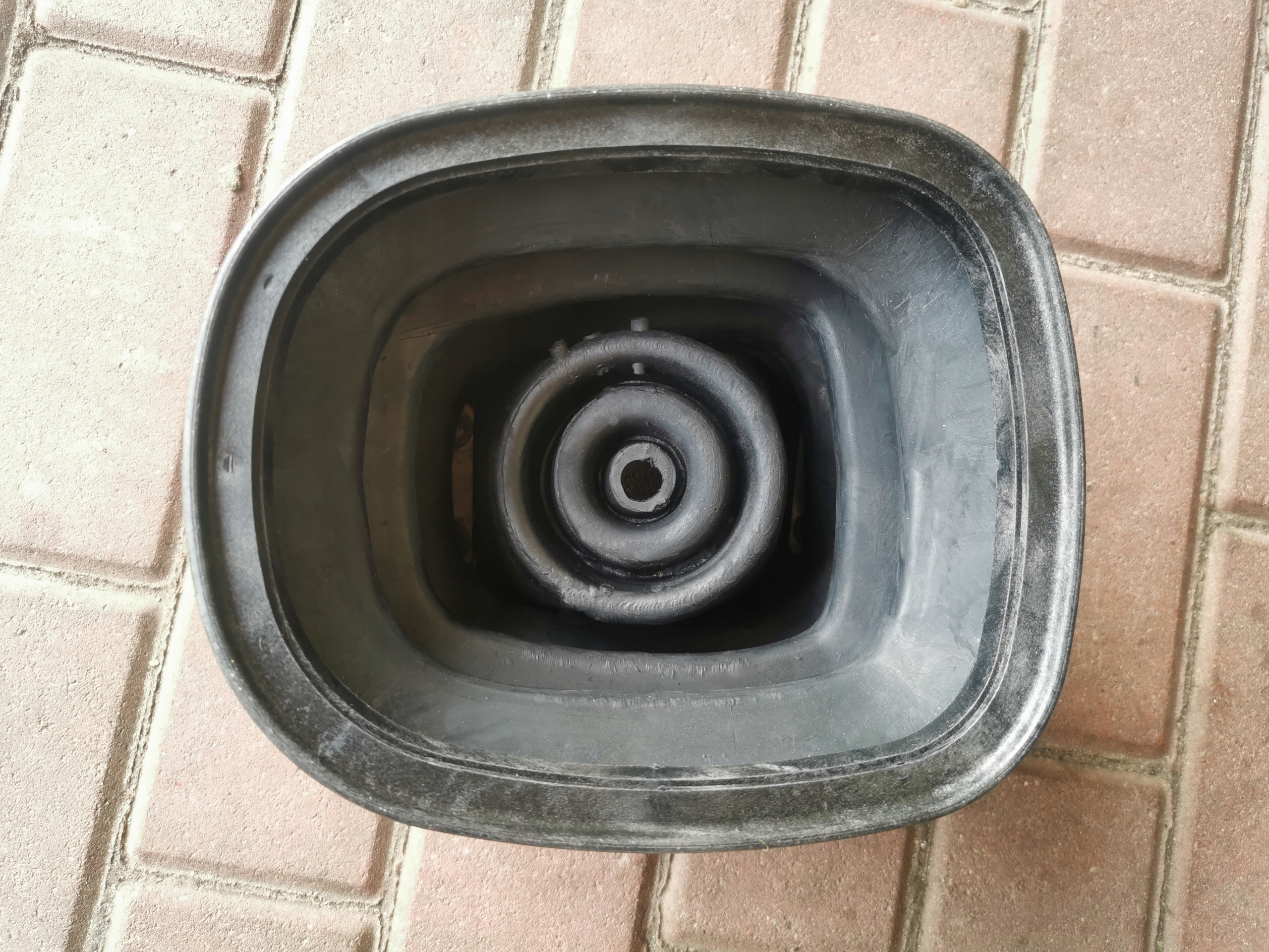 9702681997 - СИЛЬФОН КОЖУХ РЕЗИНОВЫЙ ДОМКРАТ ДВИГАТЕЛЯ MERCEDES ATEGO