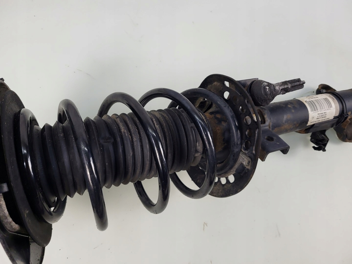 MERCEDES E W212 LIFT 2.2 CDI shock absorber spring right front