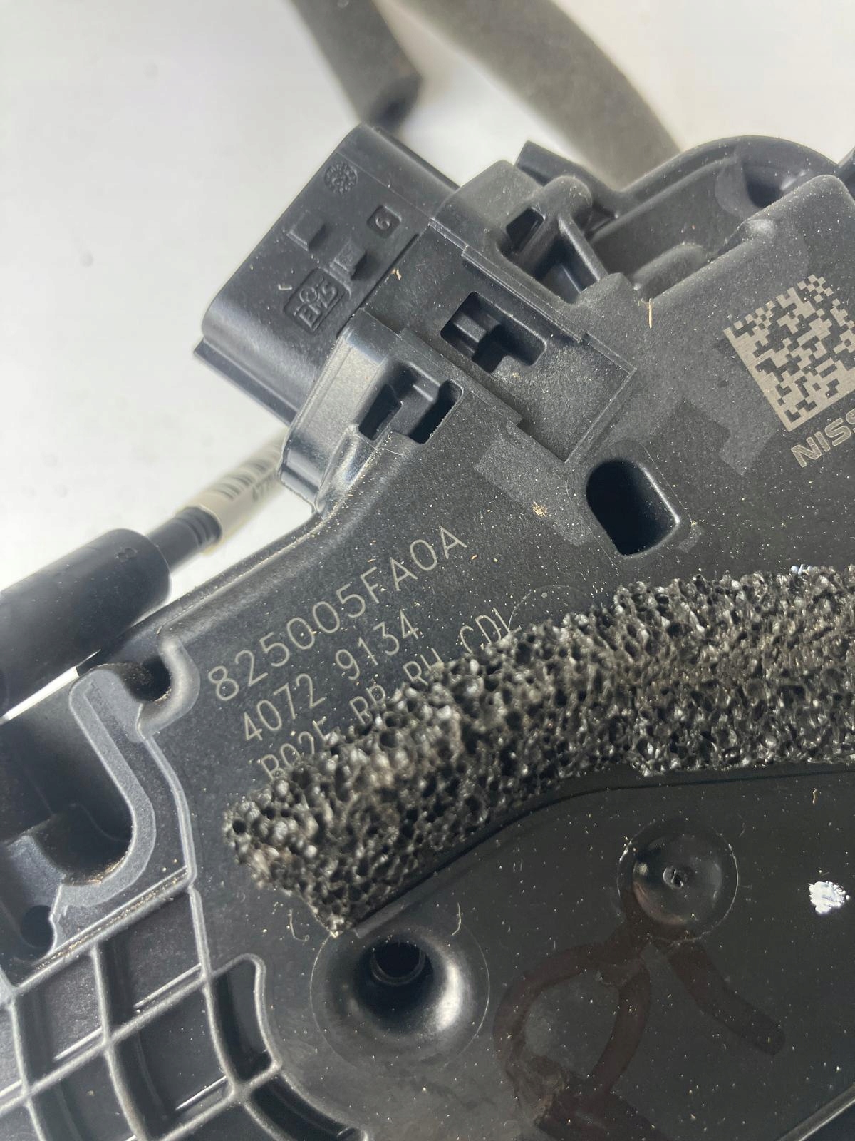 lock door right rear part NISSAN MICRA K14 825005FA0A