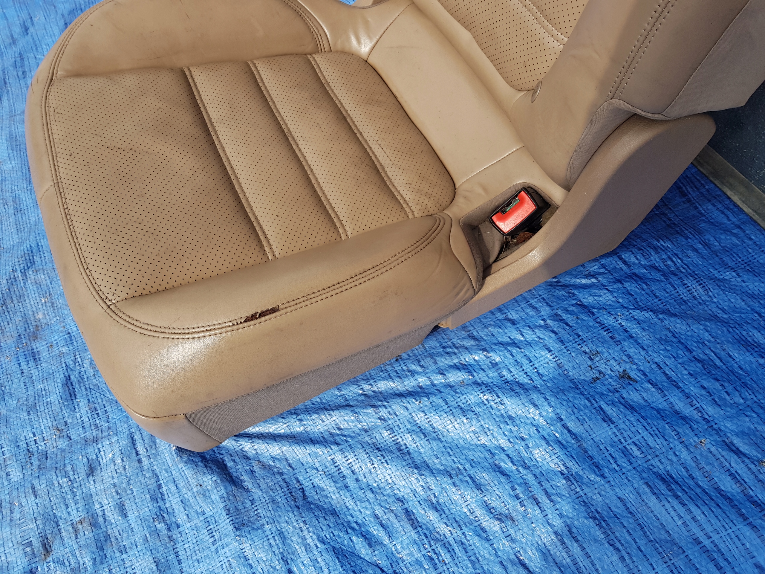 PORSCHE CAYENNE II 7P Sitz rechts heck hinten