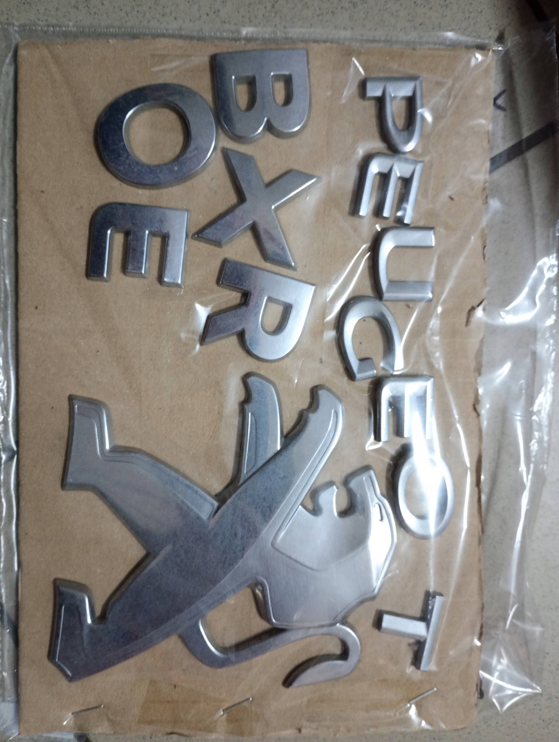 NAPIS I EMBLEMAT (LEW) DRZWI TYLNE PEUGEOT BOXER 2014-24