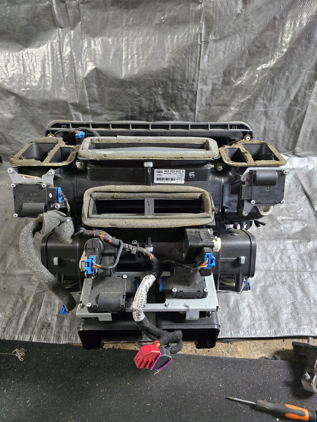 NAGRZEWNICA Audi A8 S8 D3 4E 4E0820003G