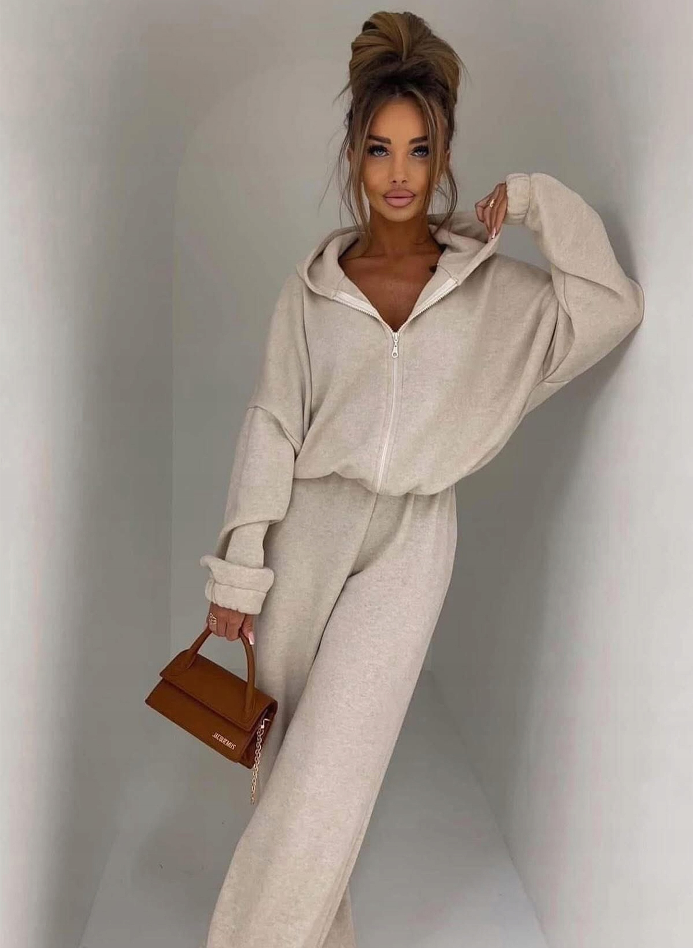 Béžový dámský komplet s vlnou, rozepínací mikina kalhoty Agatha Studio