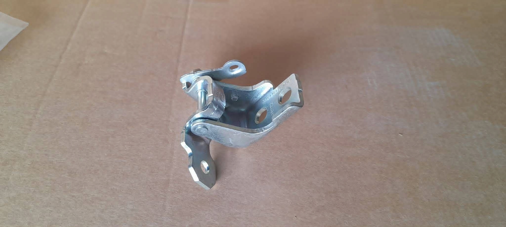 hinge upper front RENAULT CAPTUR 804010016RG 804010018R