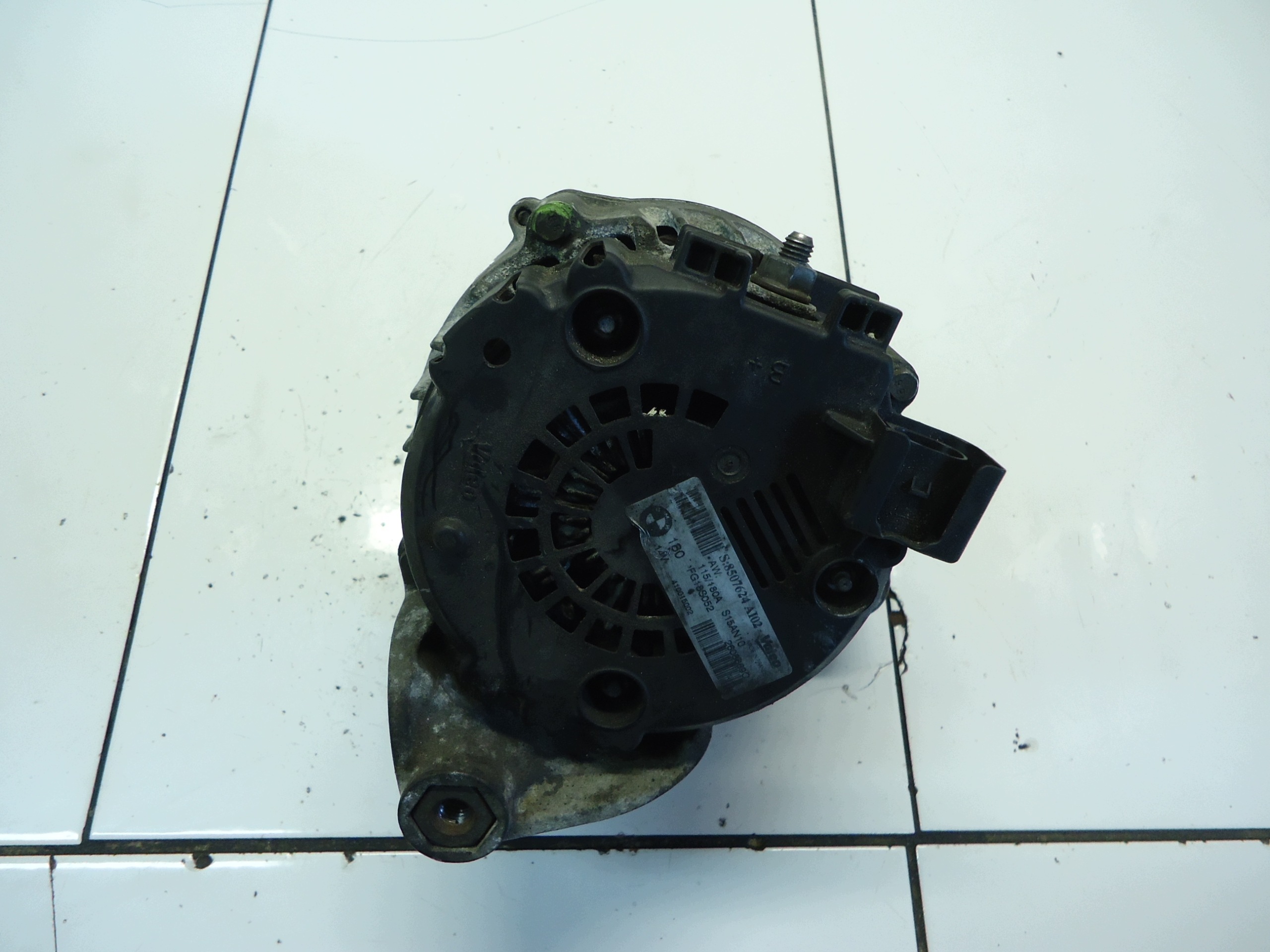 BMW 1 E87 2.0D 177KM 2008 N47D20C alternator 8507624