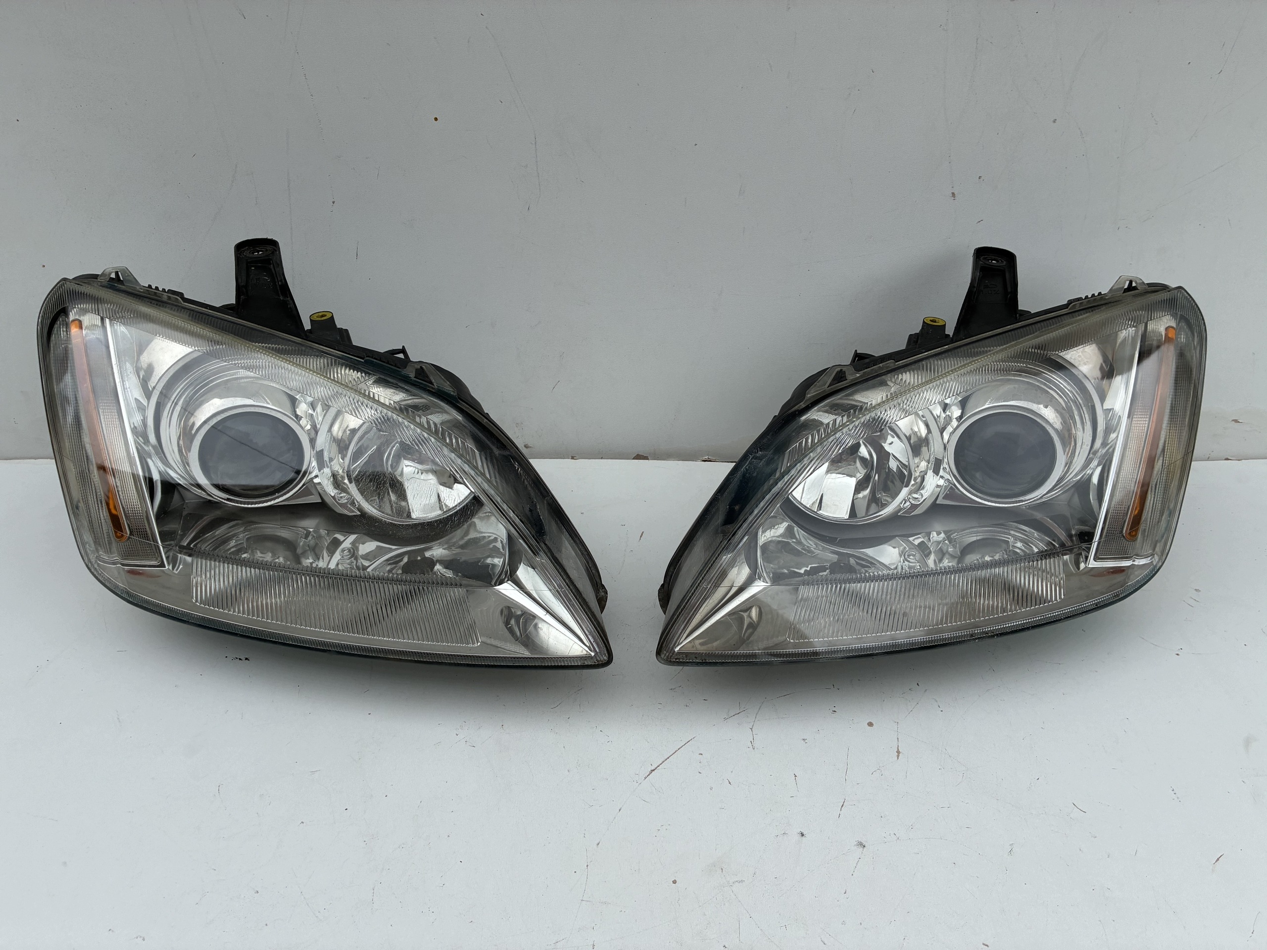 light Reflektor Xenon front front right left Ford FOCUS Mk2 04-07r. EU