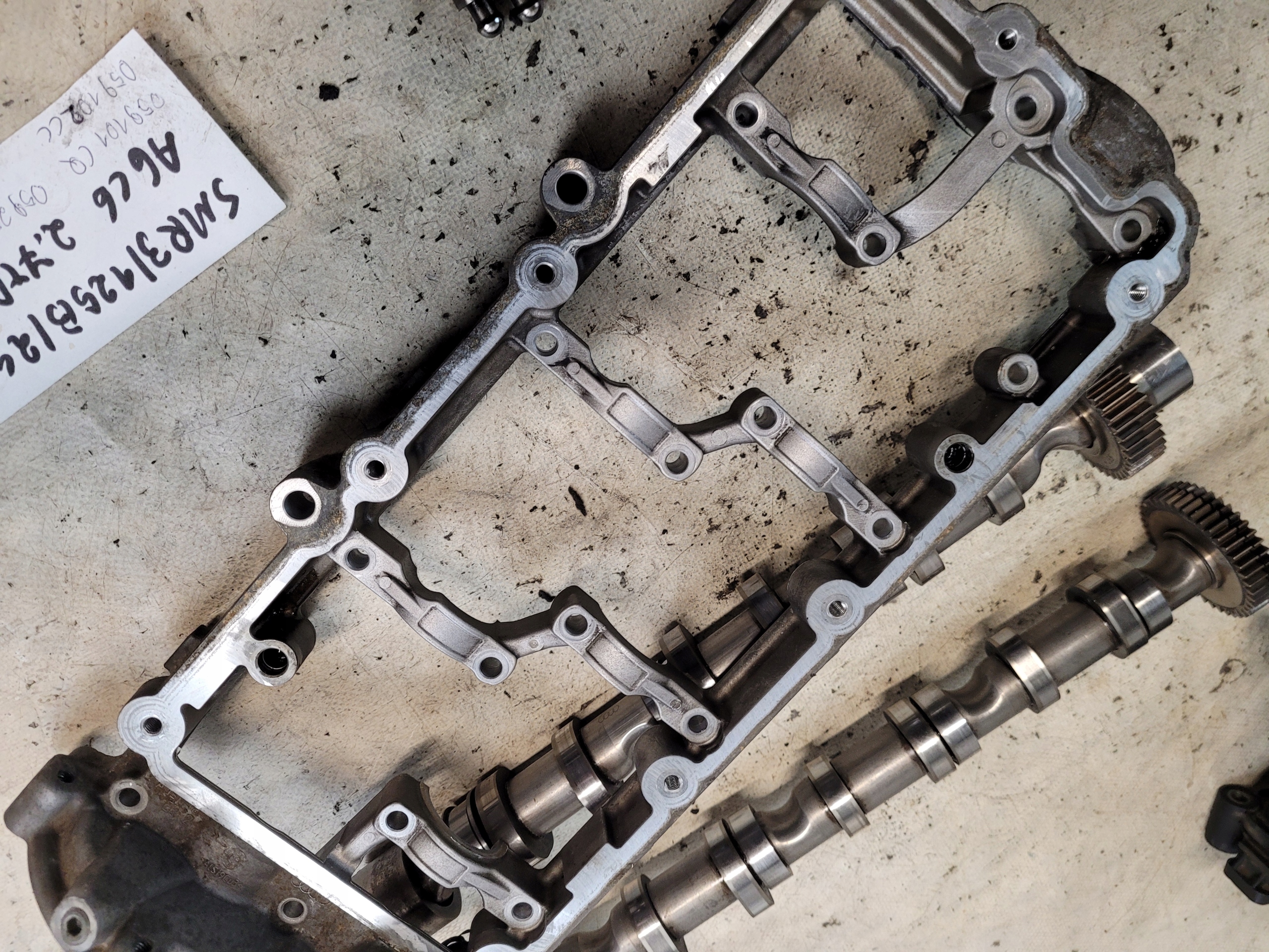 Arbres à cames de la distribution Support OE 059101CG 059102CC 059286G AUDI A6 C6 2.7TDI BPP
