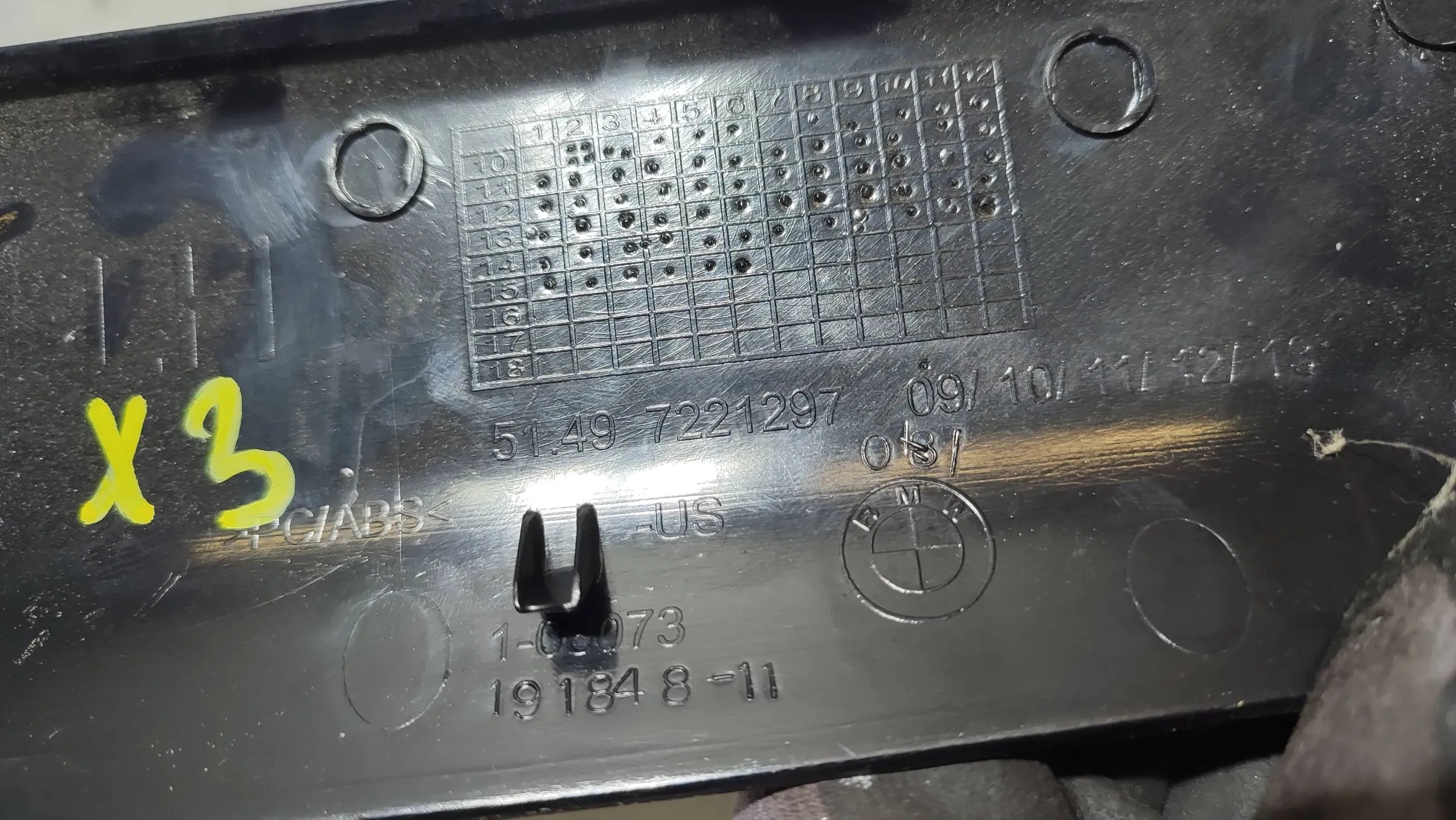 BMW X3 F25 15r 2.0d boot upholstery left rear part