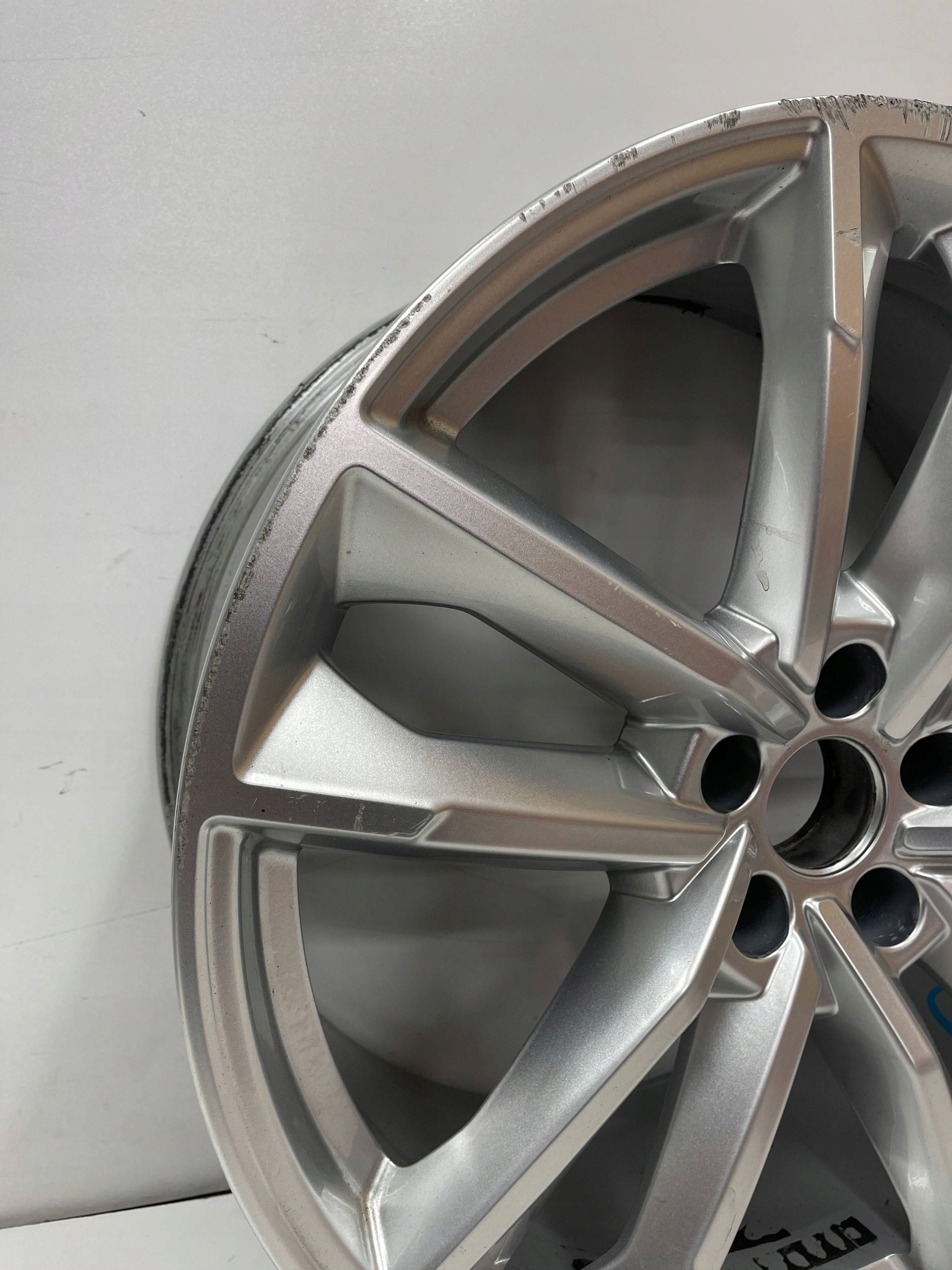 disk hliníkový 20'' Audi A7 A6 C8 4K8 8,5J ET30 4K8601025M