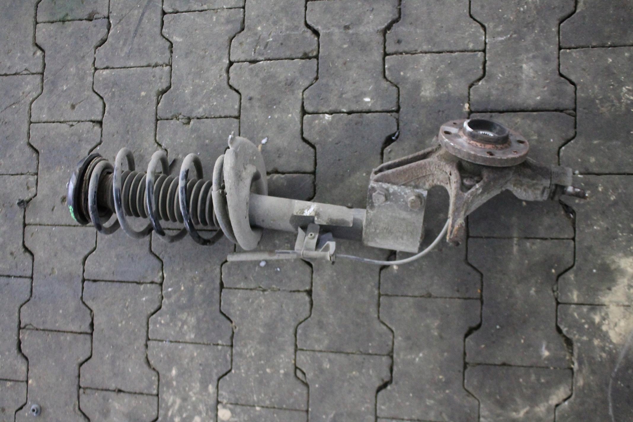 McPherson swing right front PEUGEOT 5008 and 09
