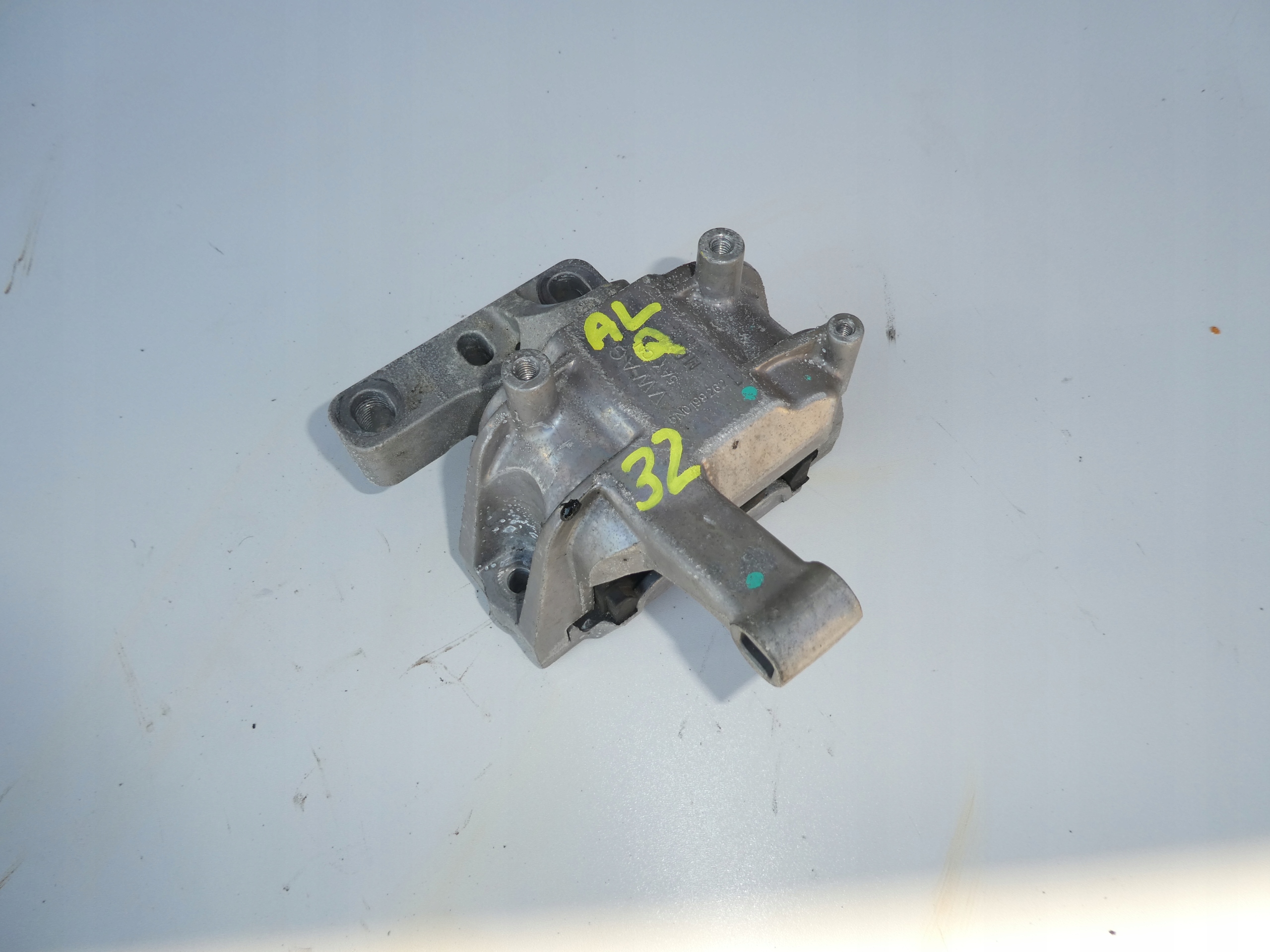 VW AUDI SKODA 2.0 TDI engine mount 5N0199262L