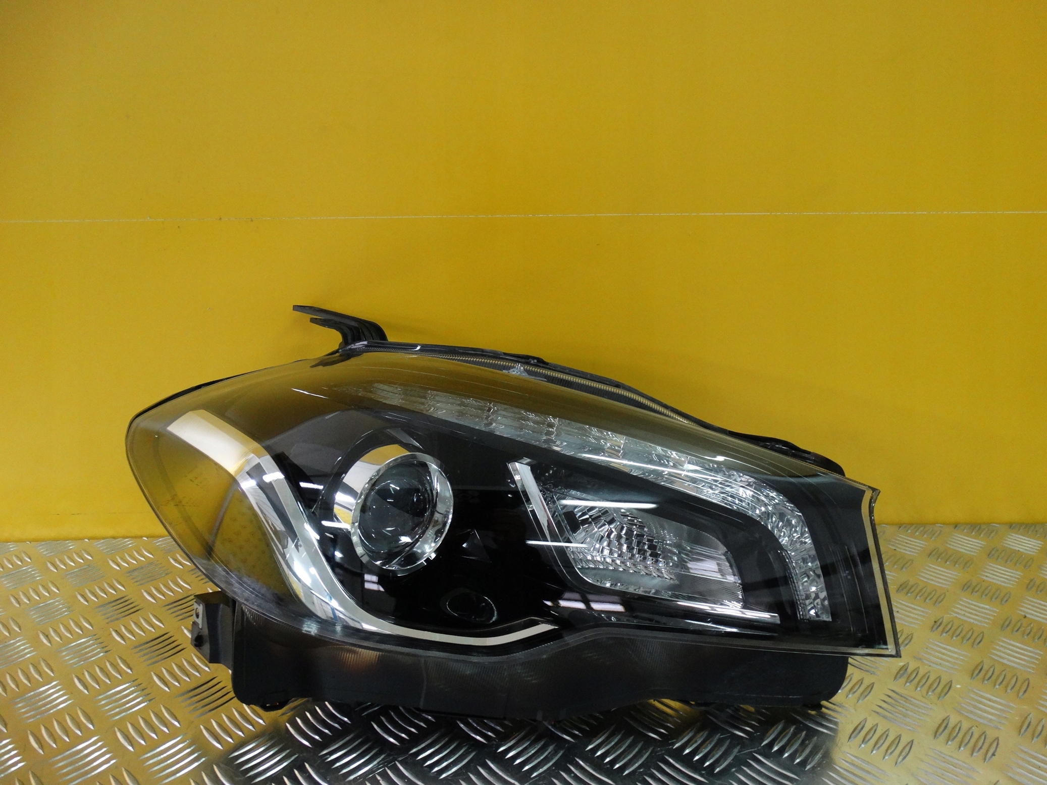 SUZUKI SX4 S-CROSS 2016- REFLEKTOR LAMPA LED R EU za 1500.00PLN z ...