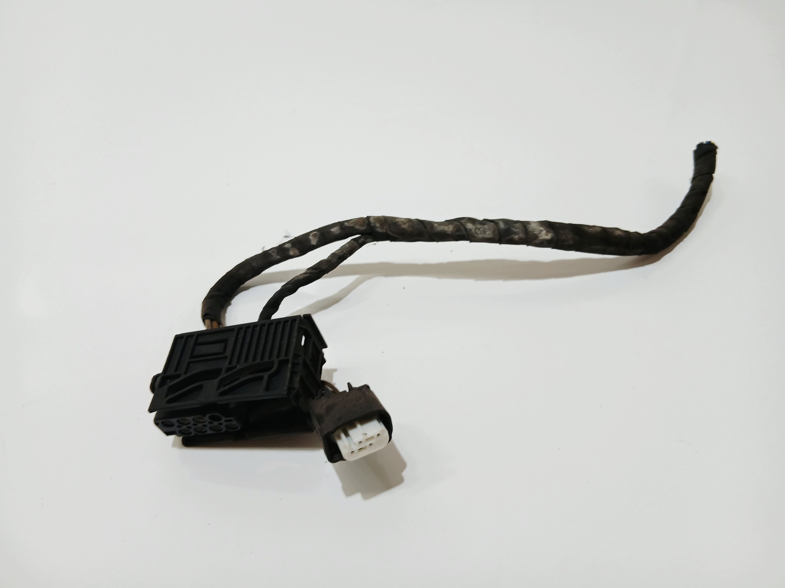 connector connecting spoiler lights front H7 BMW E60 E61 OE (0000370)