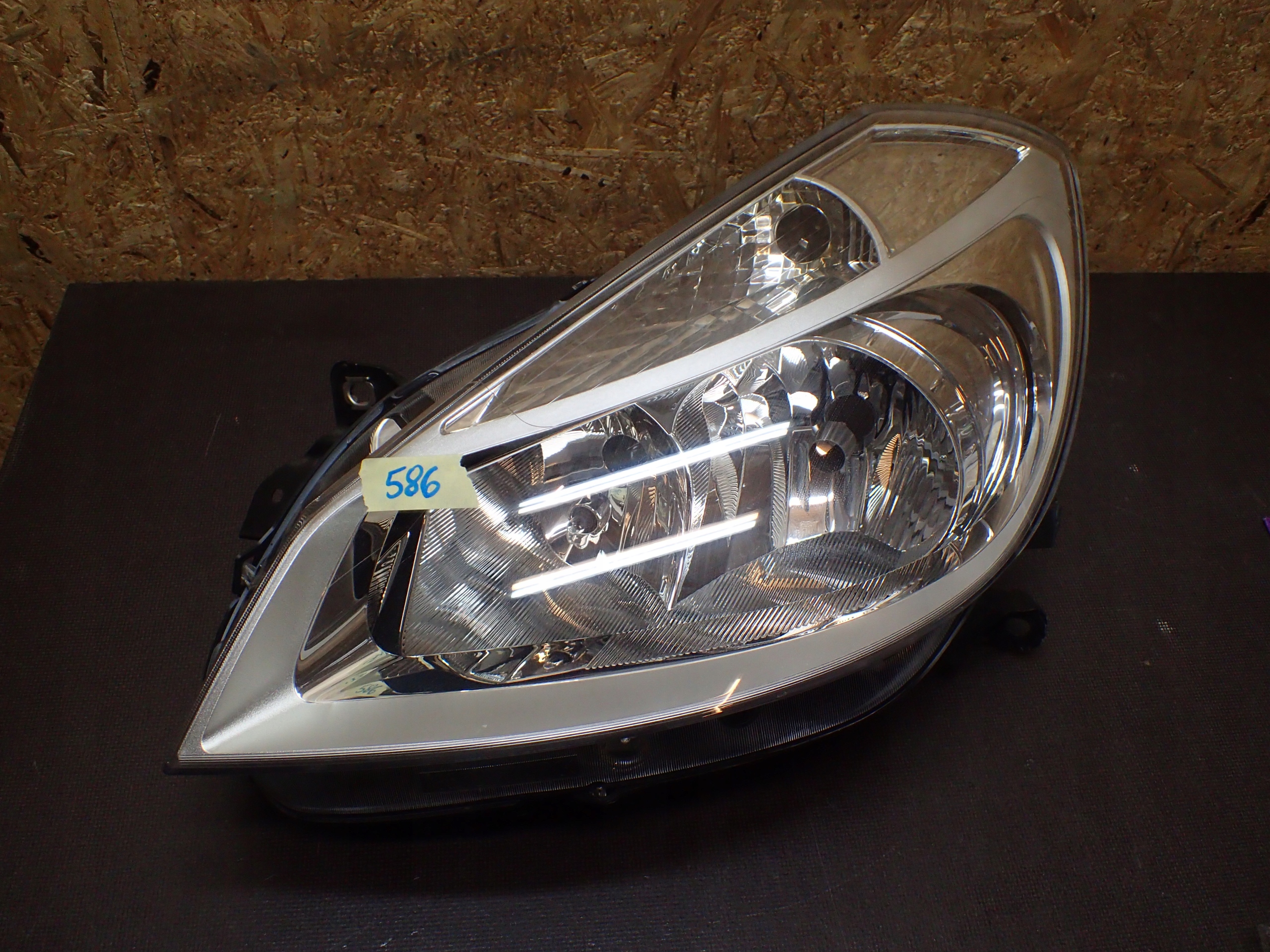LIGHT FRONT LEFT RENAULT CLIO III 3 7701061071