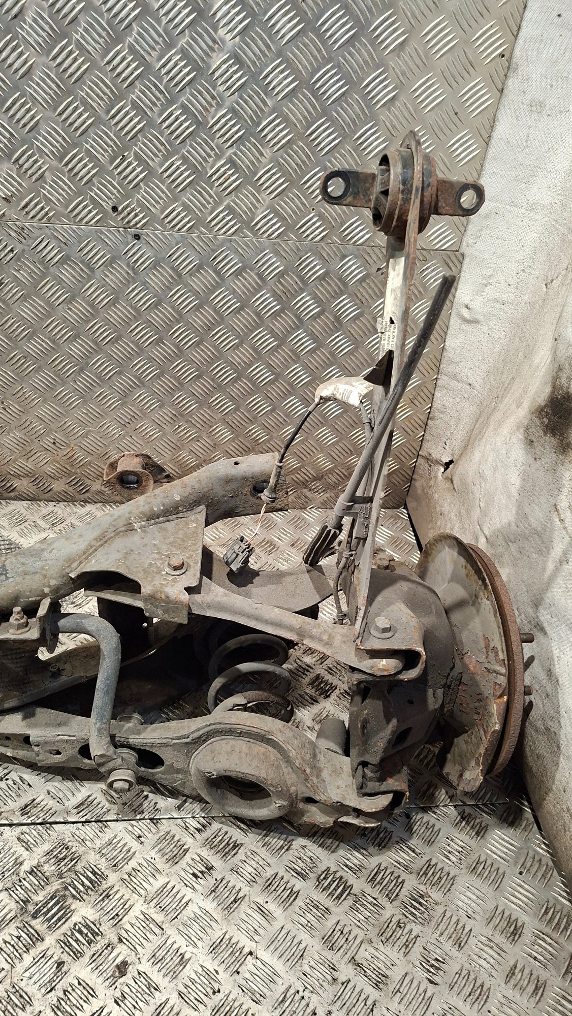 Achsträger heck VOLVO V50 und KOMBI